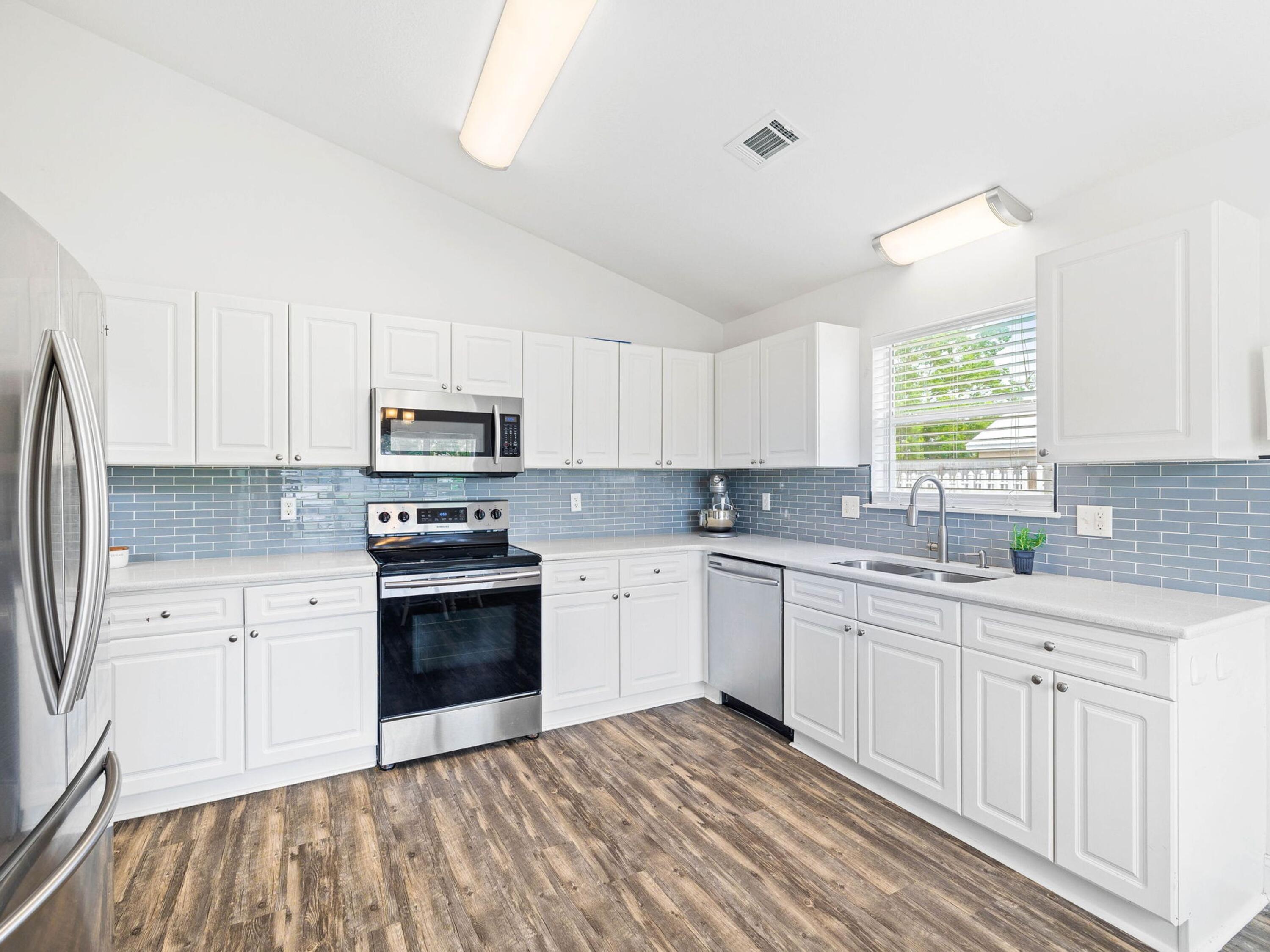 HIDDEN HARBOR ESTATES - Residential