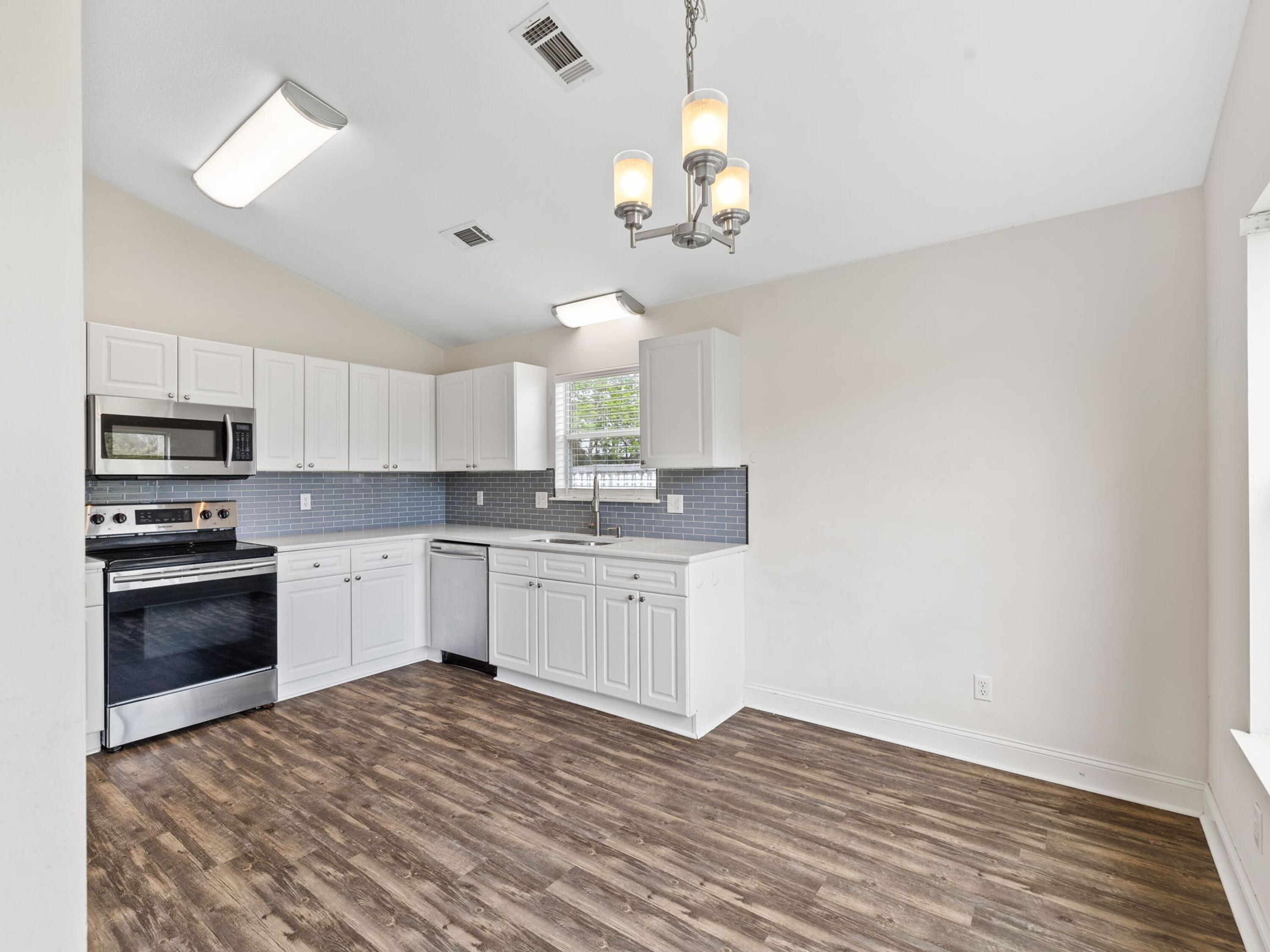 HIDDEN HARBOR ESTATES - Residential