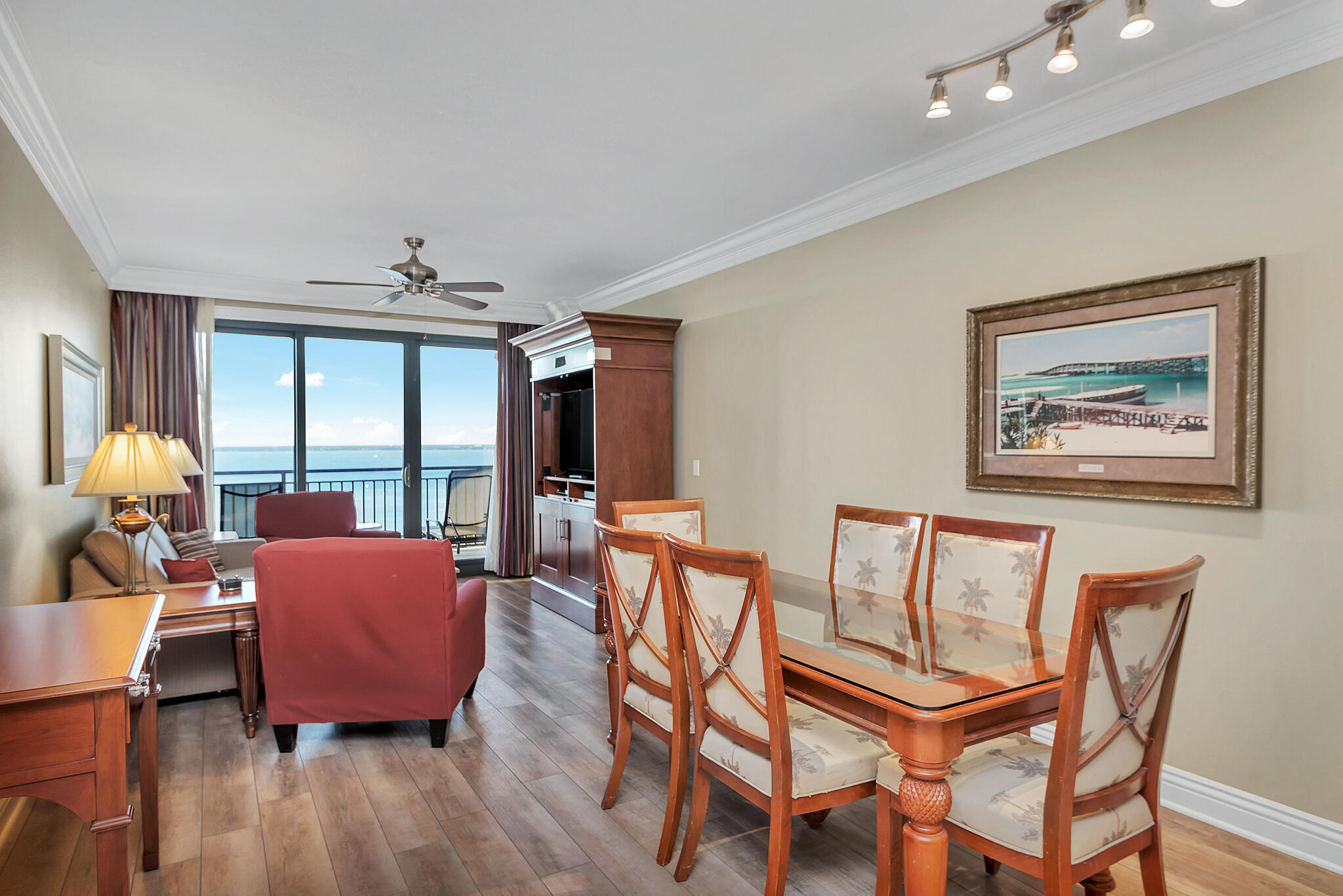 EMERALD GRANDE - Residential