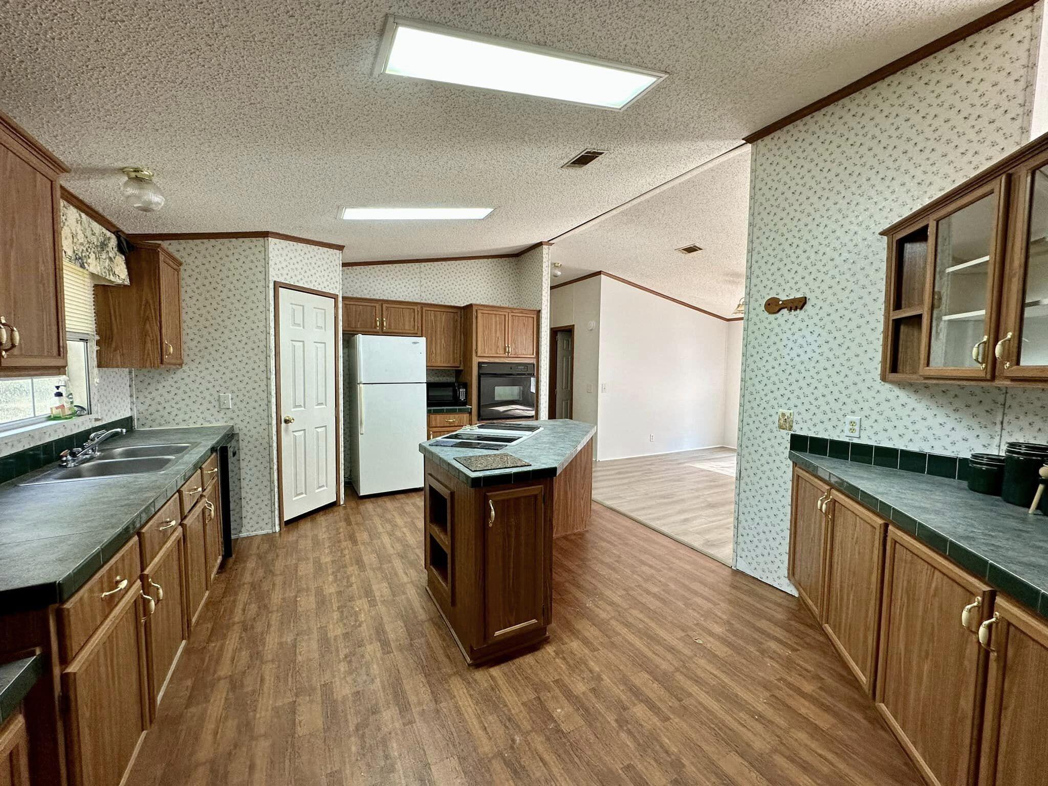 METES & BOUNDS - Residential Lease