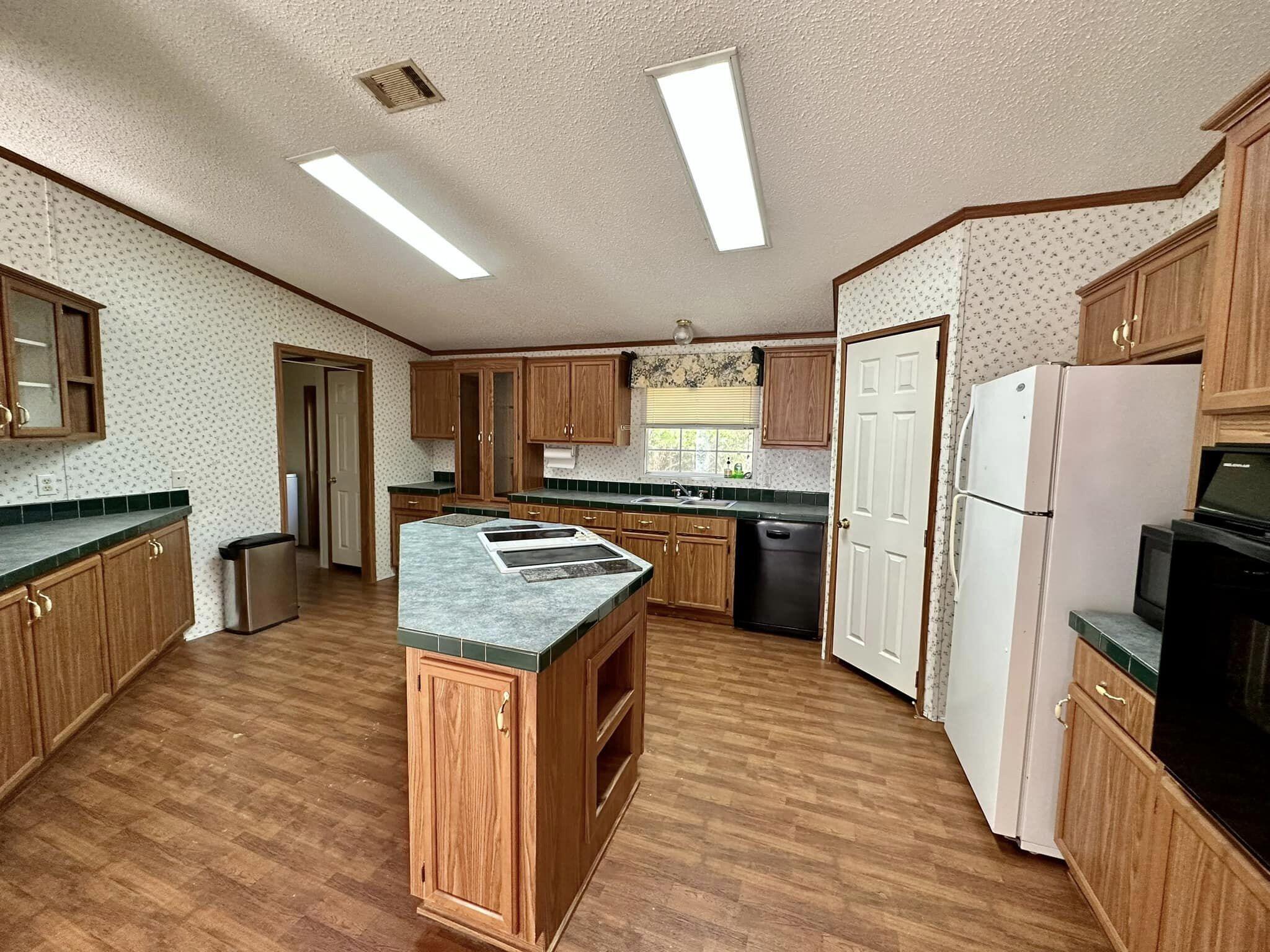 METES & BOUNDS - Residential Lease