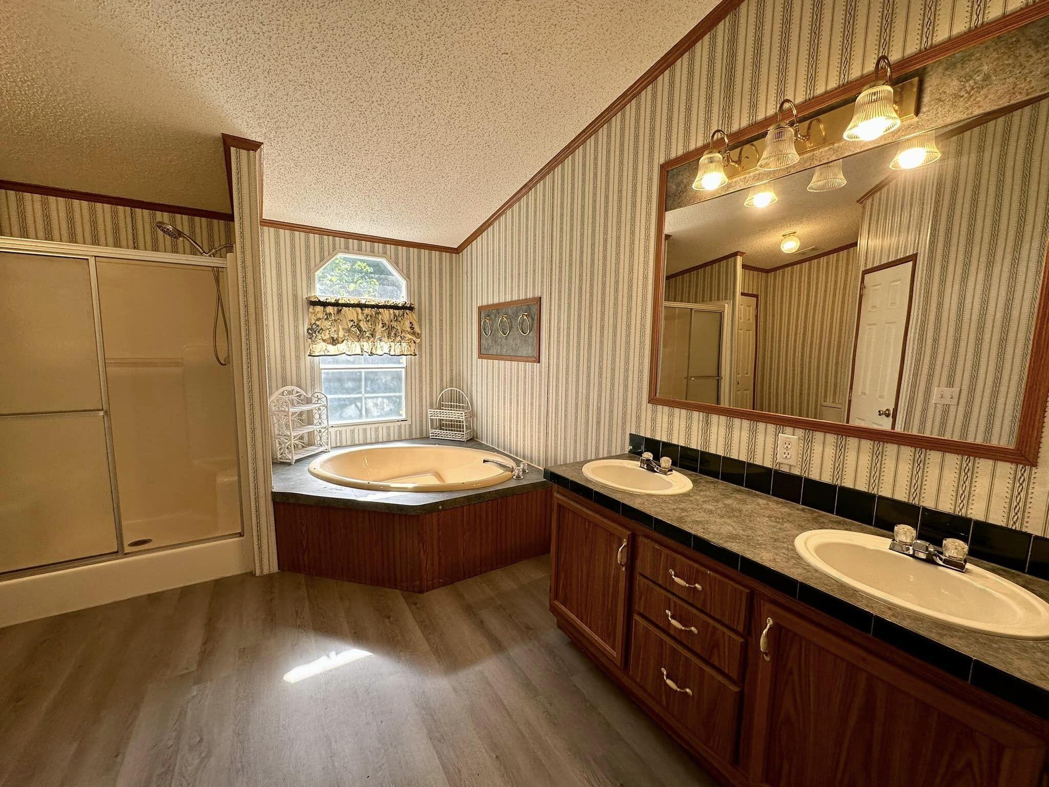 METES & BOUNDS - Residential Lease