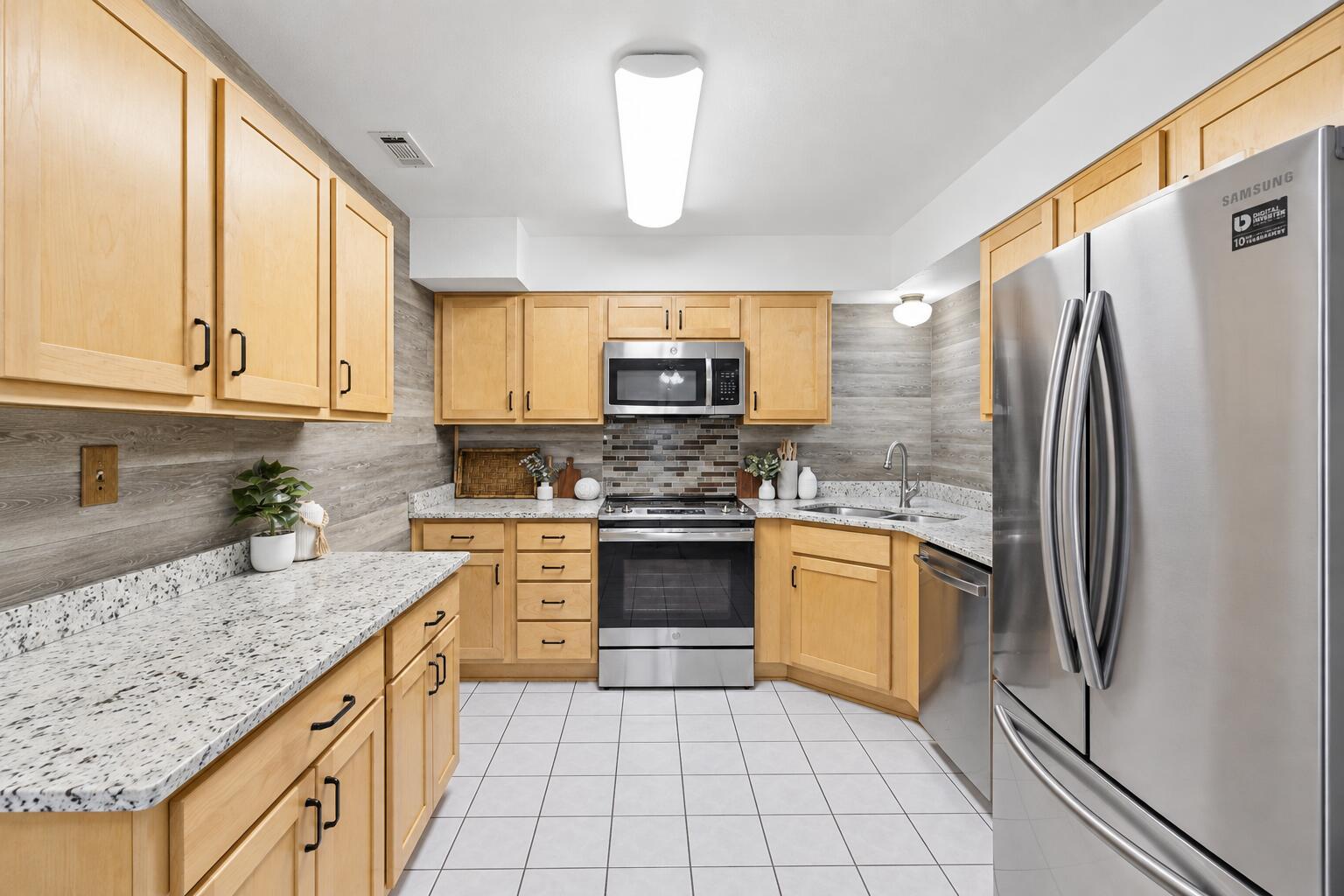 ROCKY BAYOU T/H - Residential