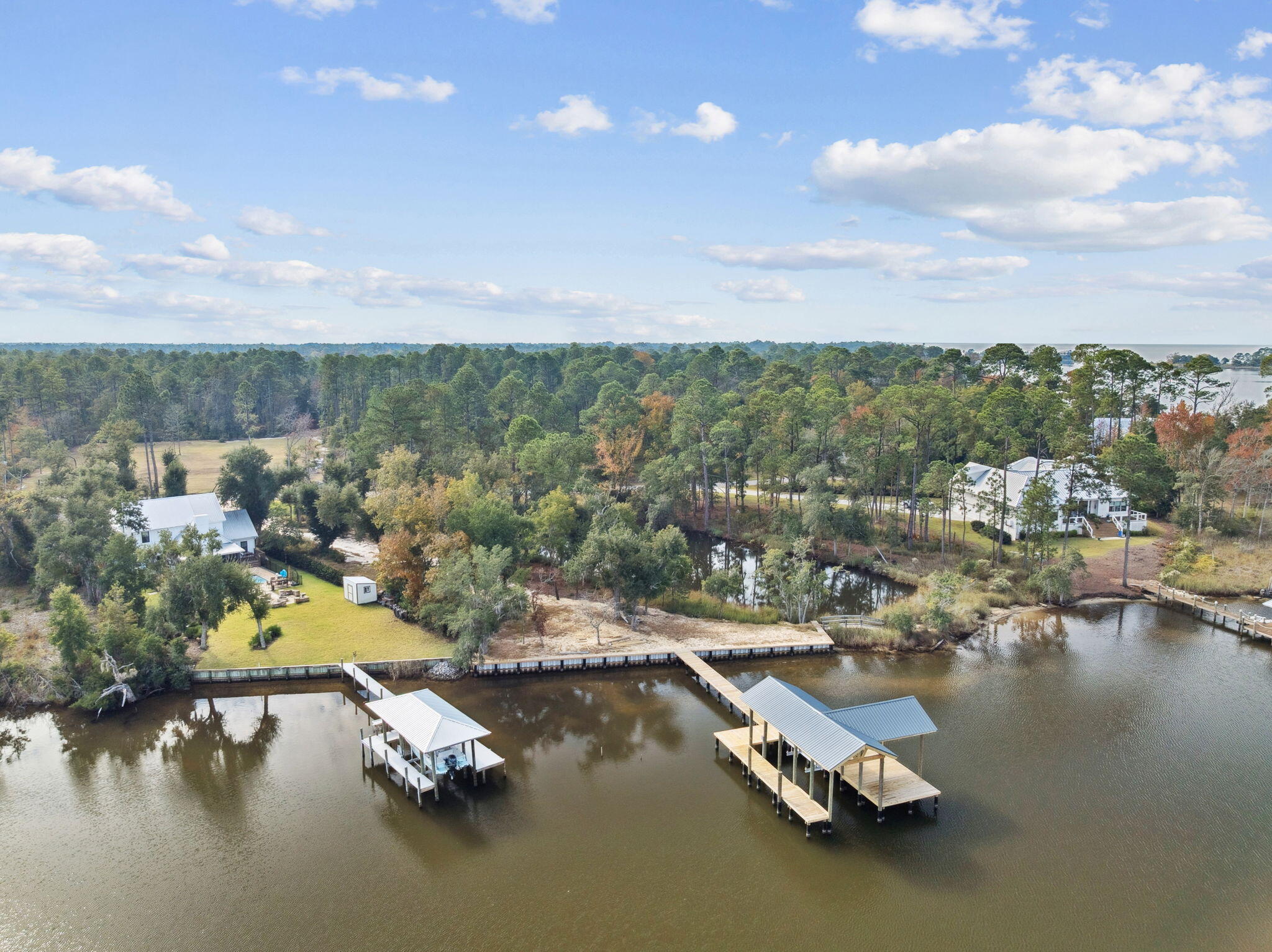 BAYOU BEND - Land