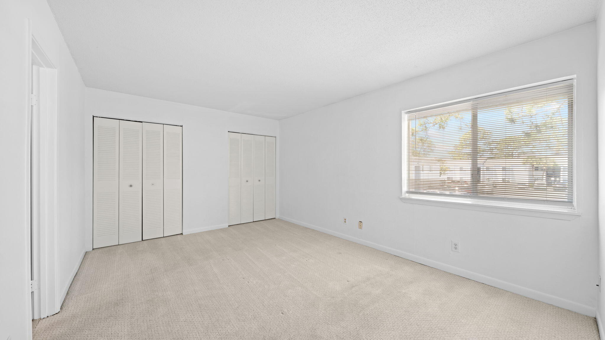FINISTERRA CONDO - Residential