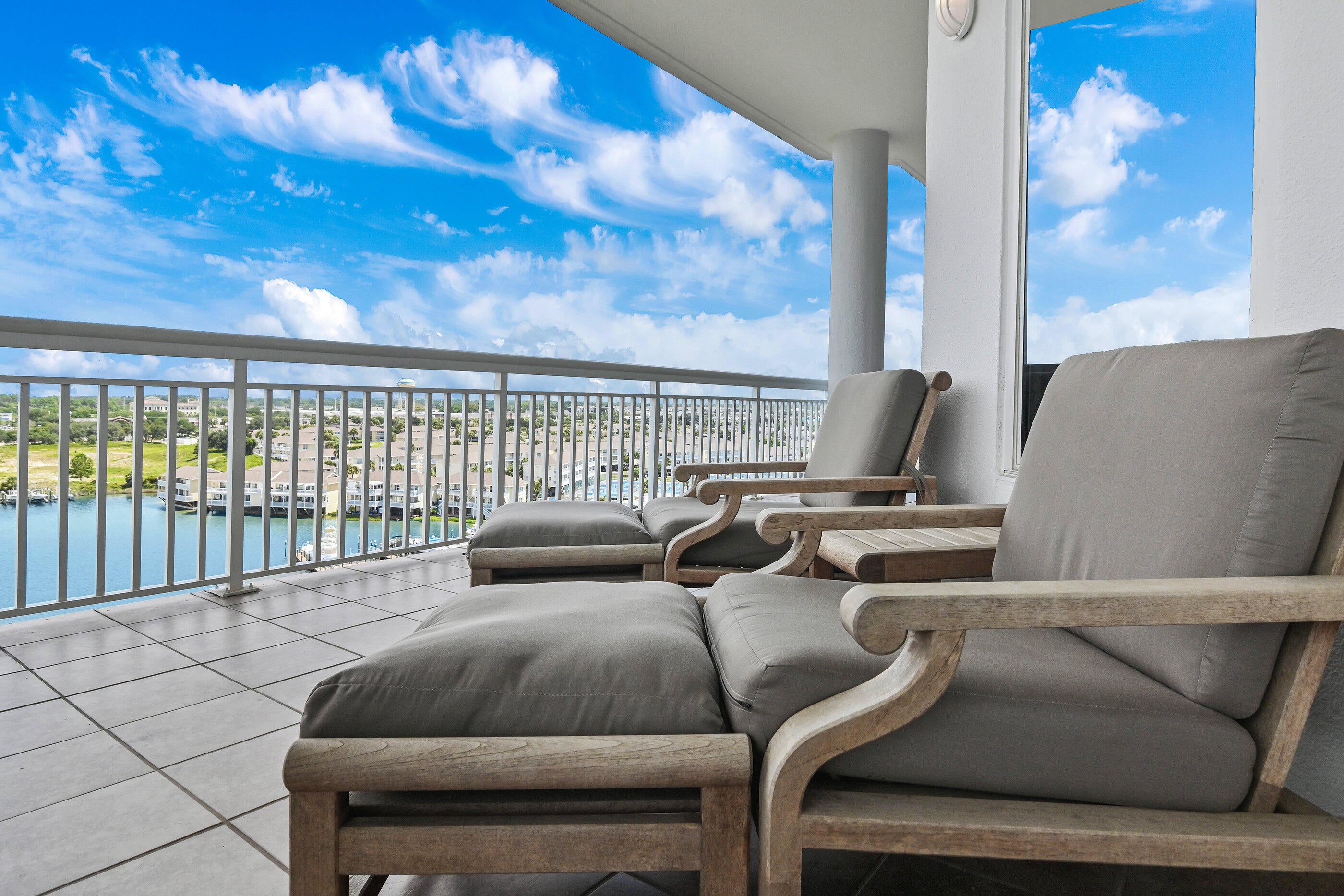 HARBOR LANDING - Residential