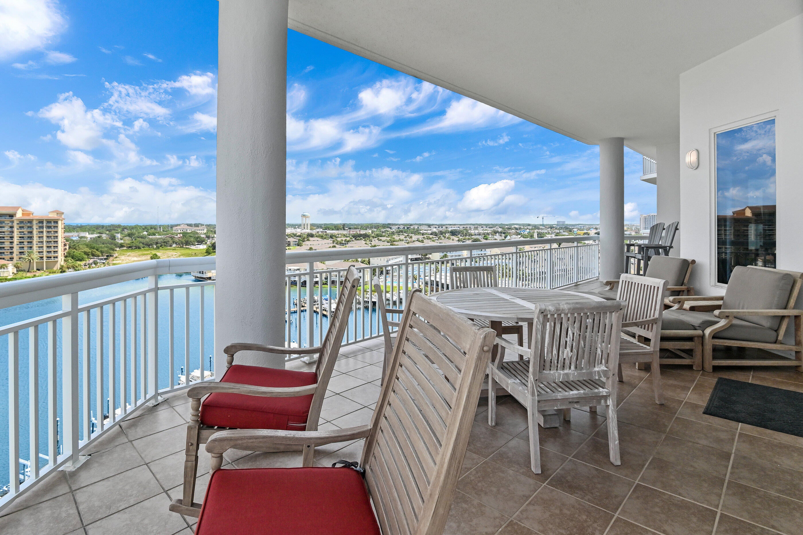 HARBOR LANDING - Residential