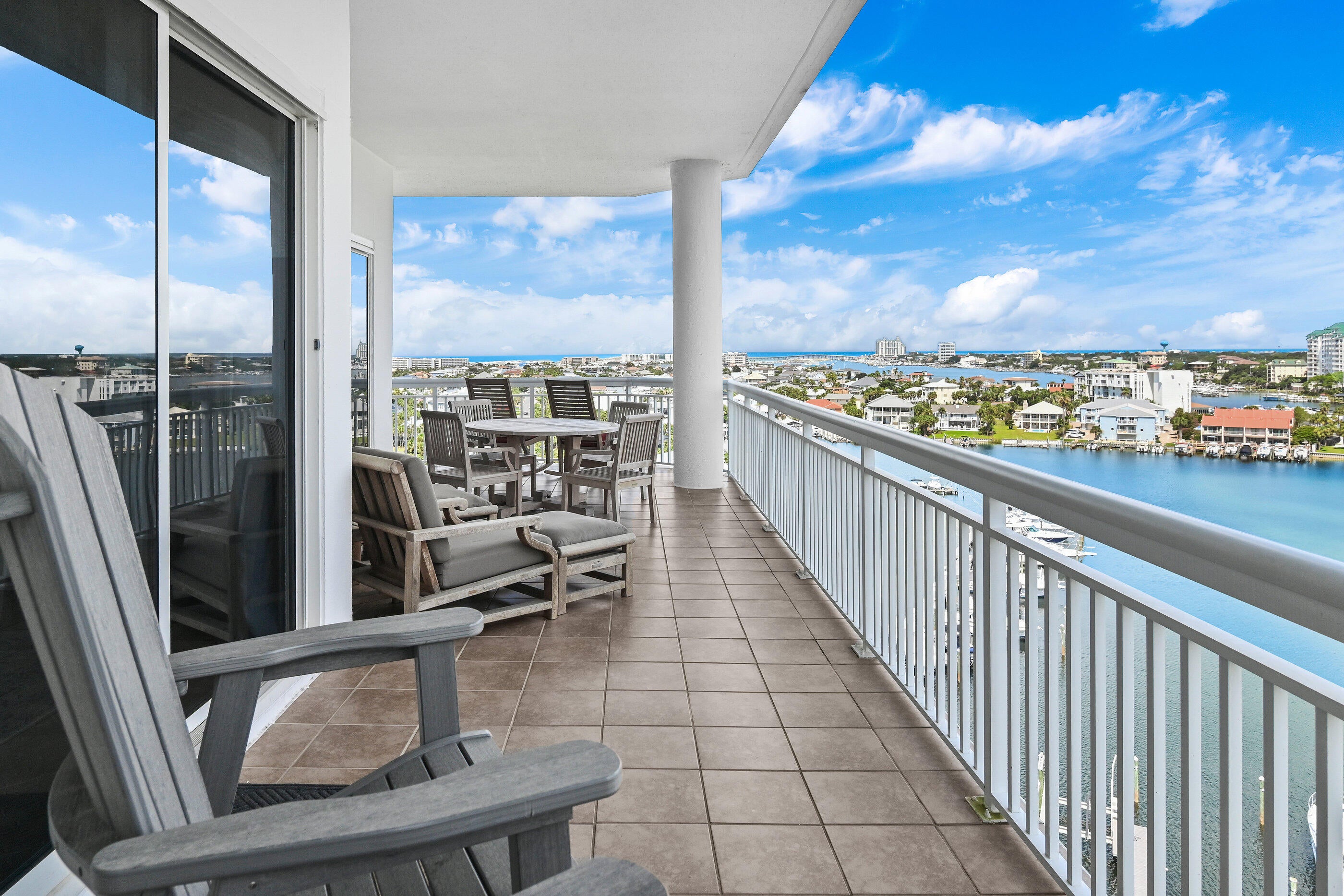 HARBOR LANDING - Residential