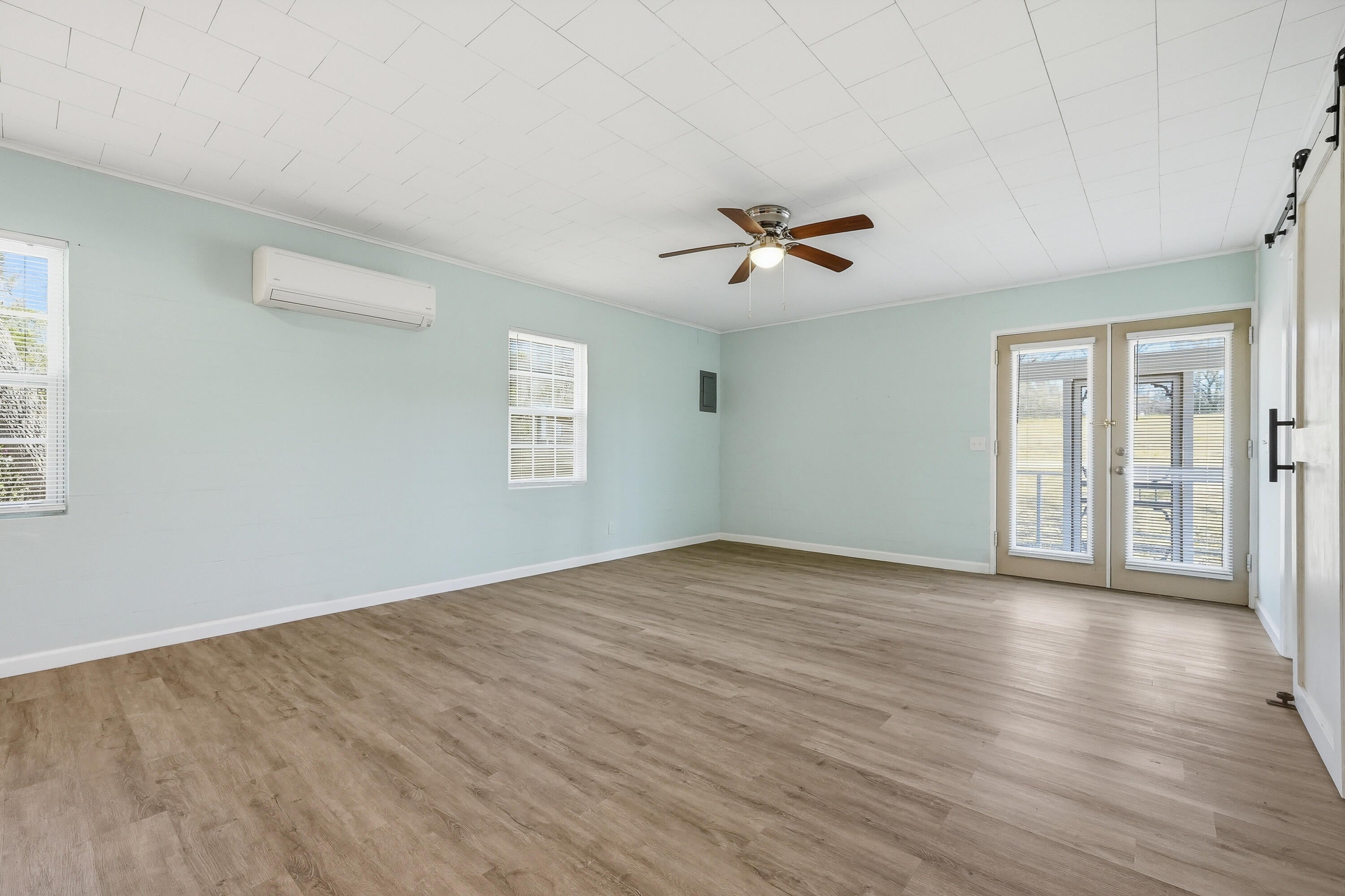 NO RECORDED SUBDIVISION - Residential