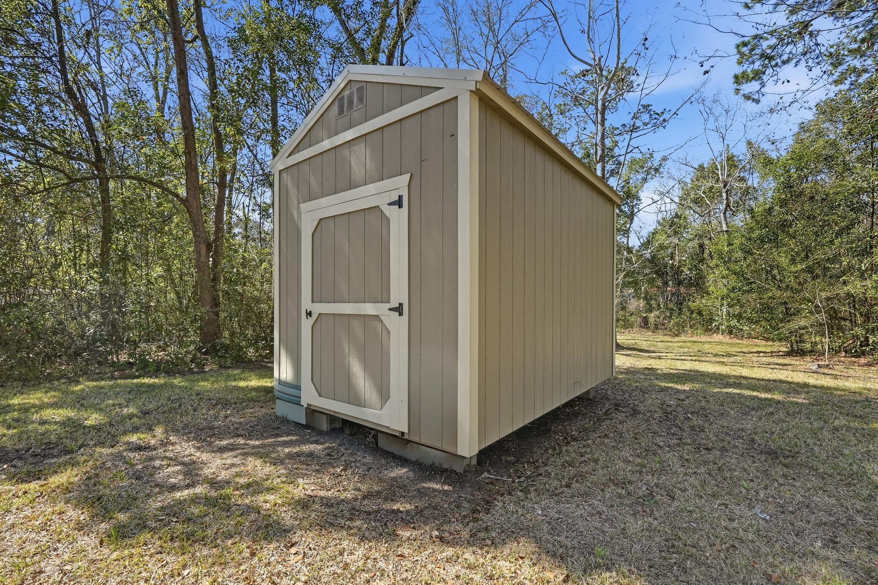 NO RECORDED SUBDIVISION - Residential