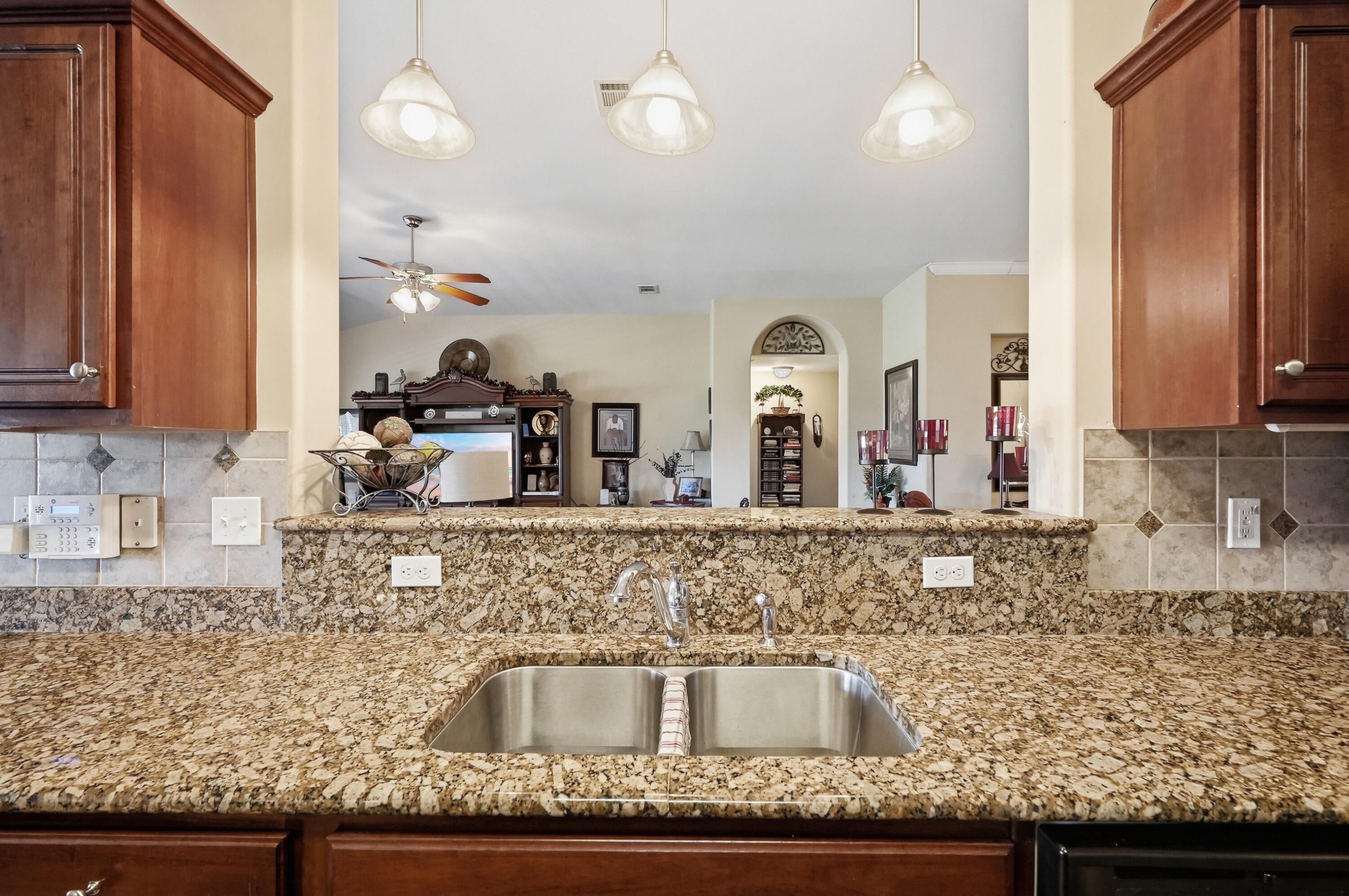 BROWNSTONE MANOR - Residential