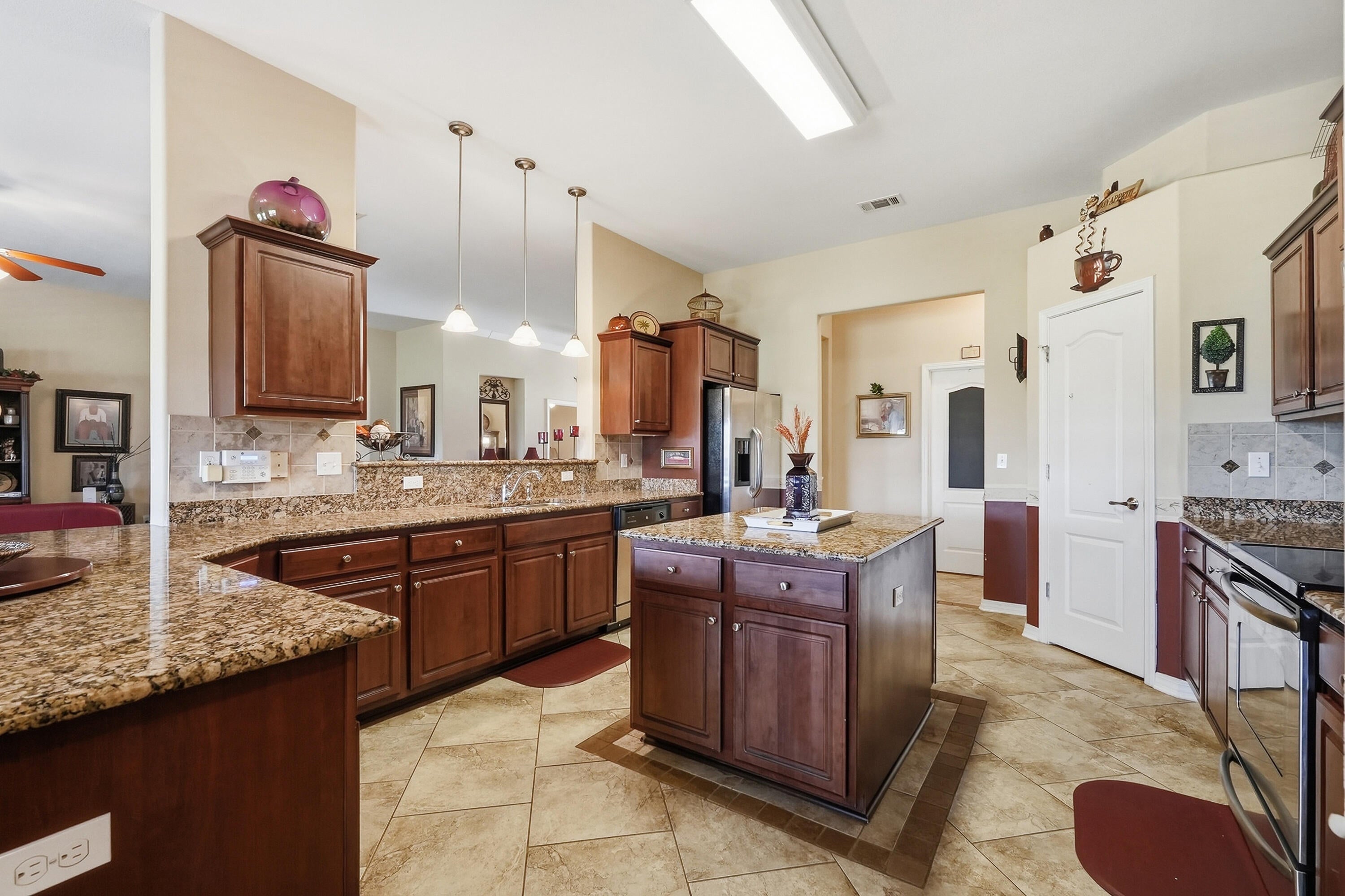 BROWNSTONE MANOR - Residential