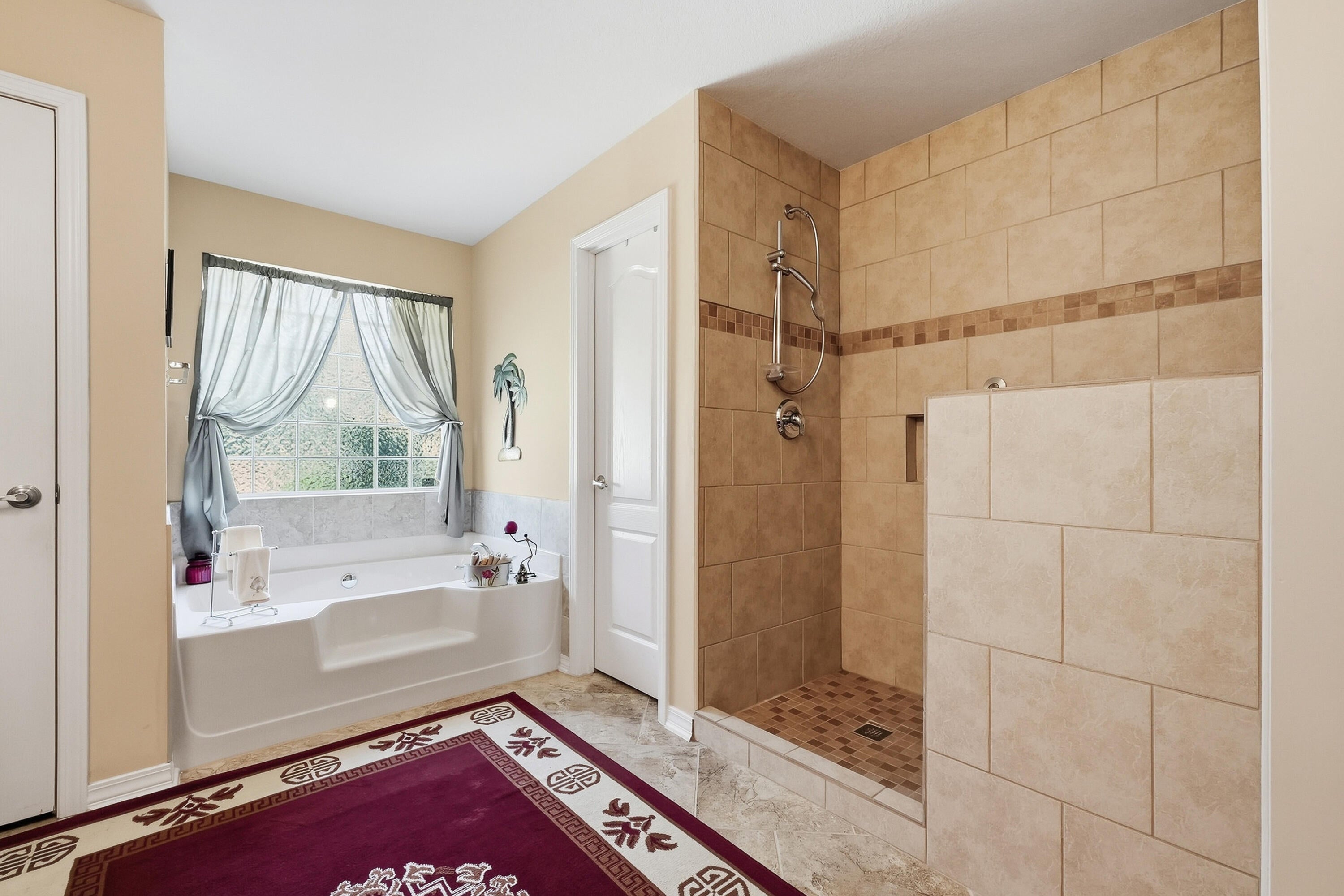 BROWNSTONE MANOR - Residential