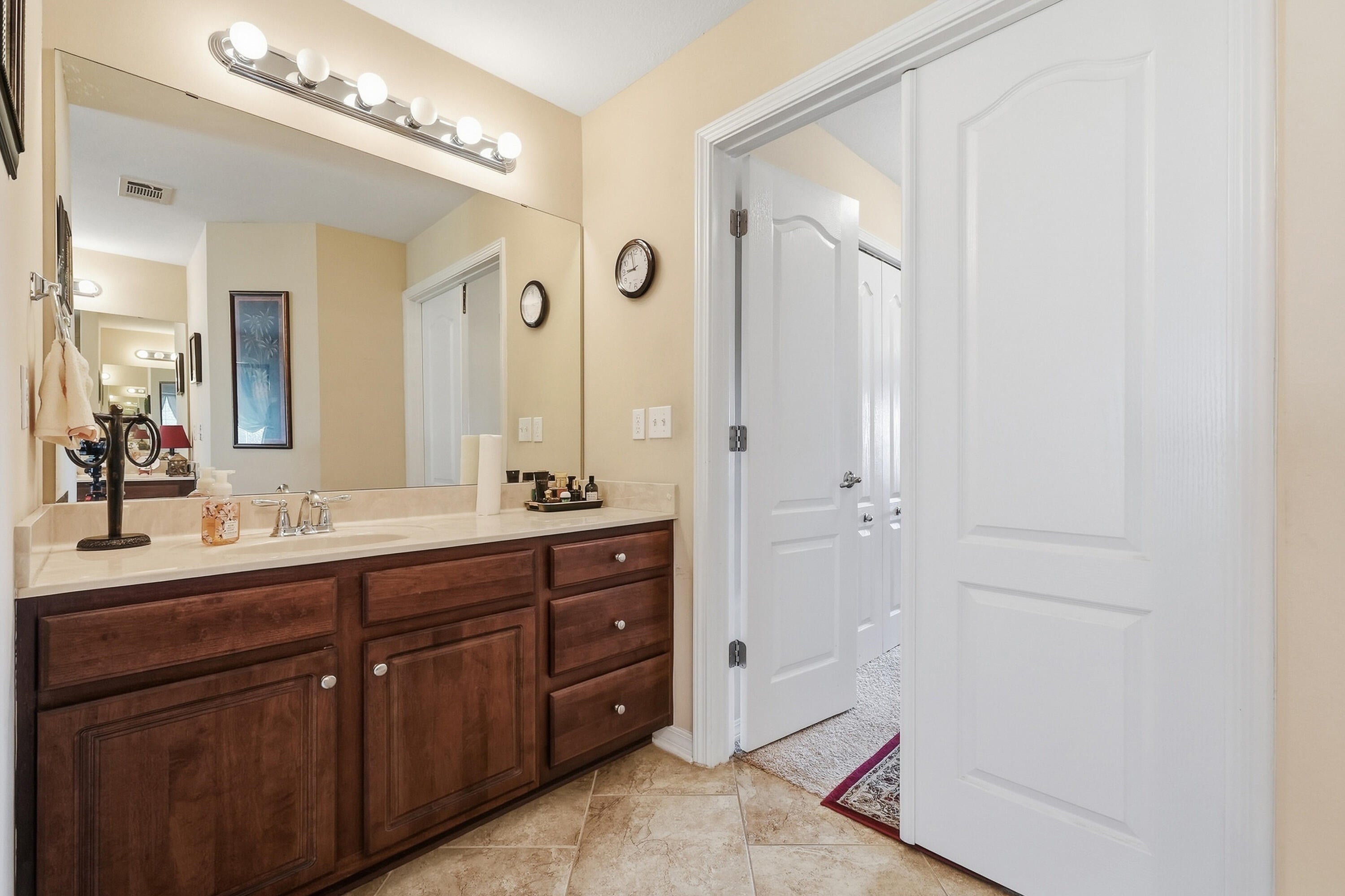 BROWNSTONE MANOR - Residential