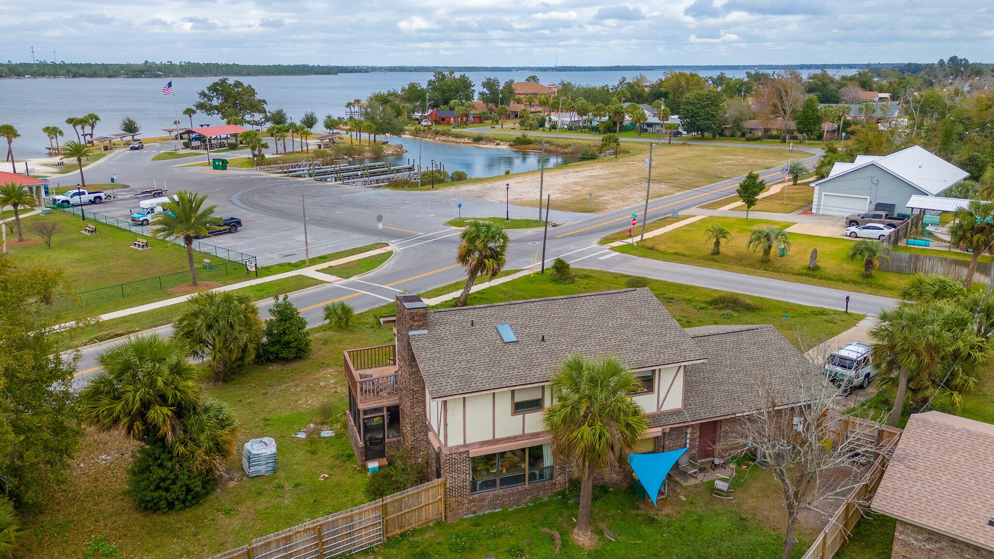 BAY PARK MANOR THE - Residential