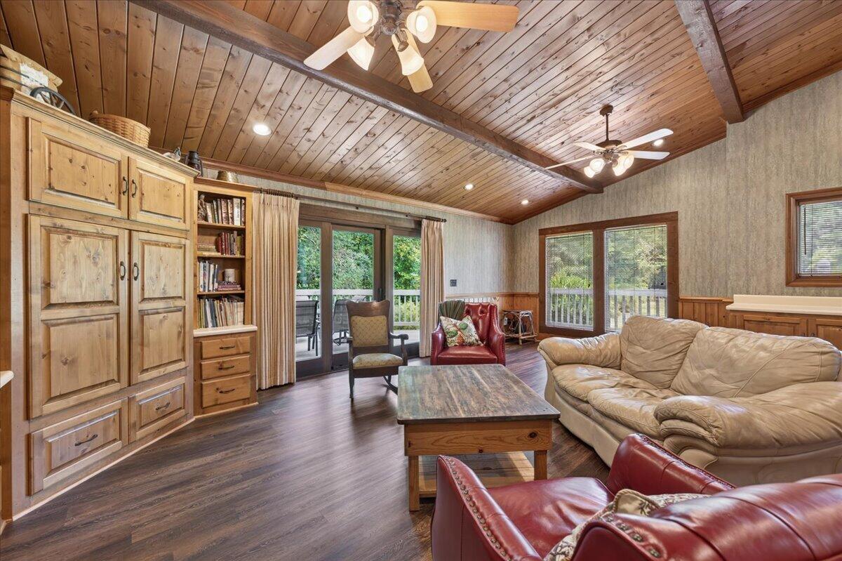 NO RECORDED SUBDIVISION - Residential