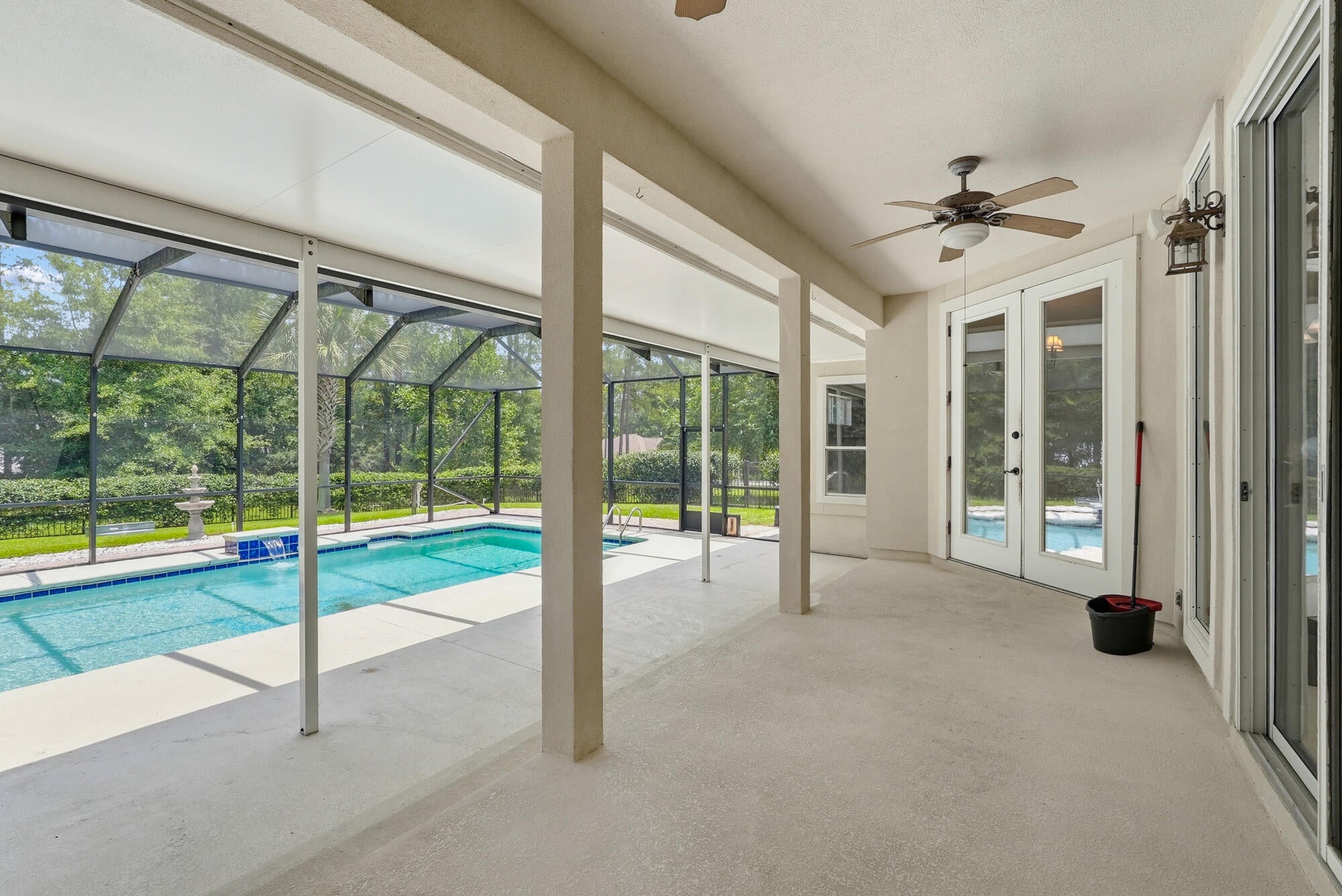 PINE SHORES - Residential