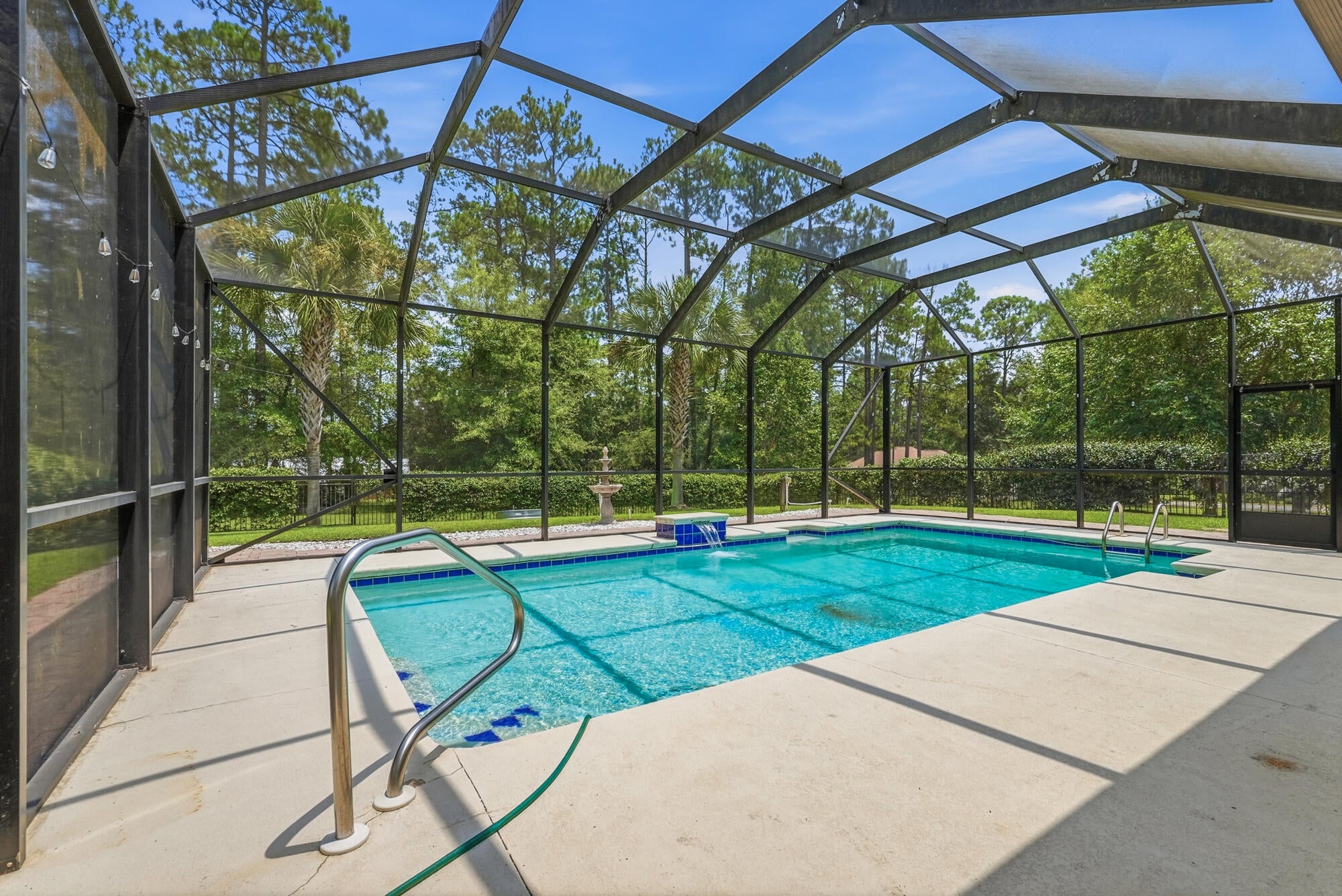 PINE SHORES - Residential