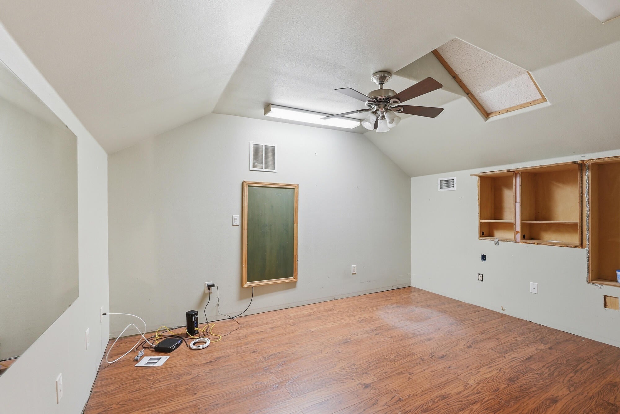 PINE SHORES - Residential