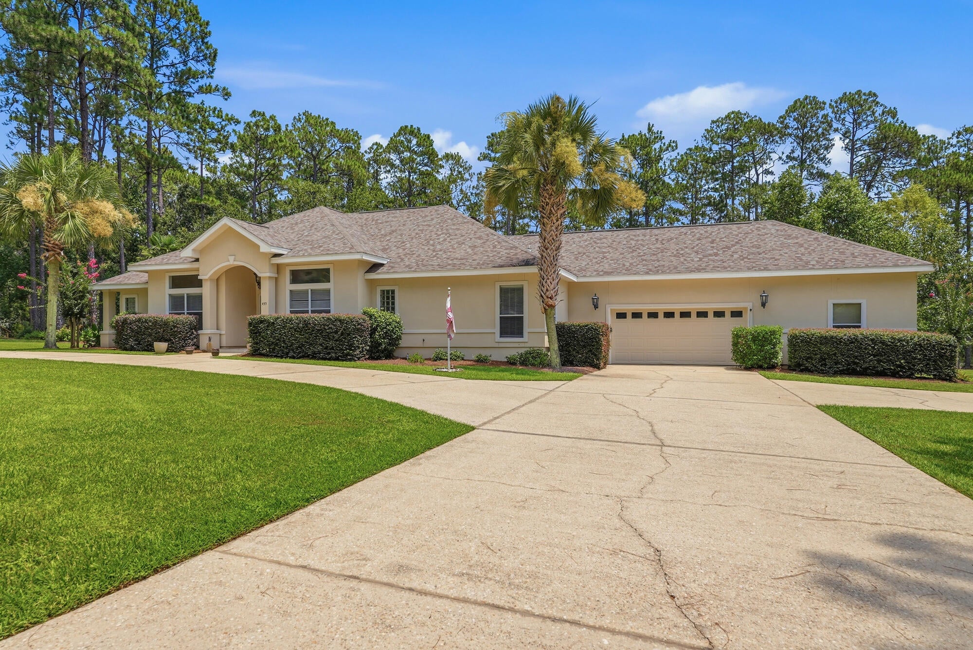 PINE SHORES - Residential