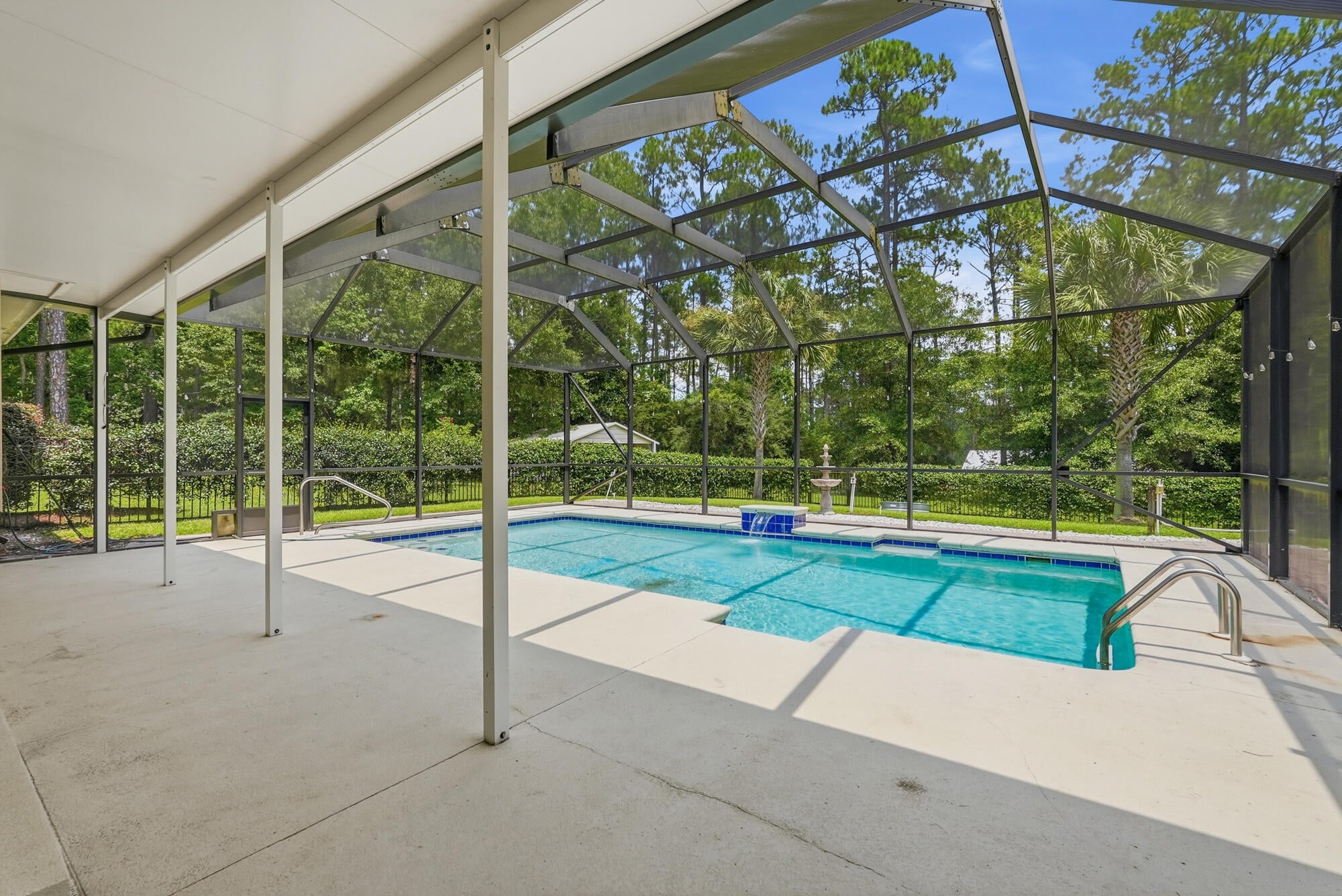 PINE SHORES - Residential