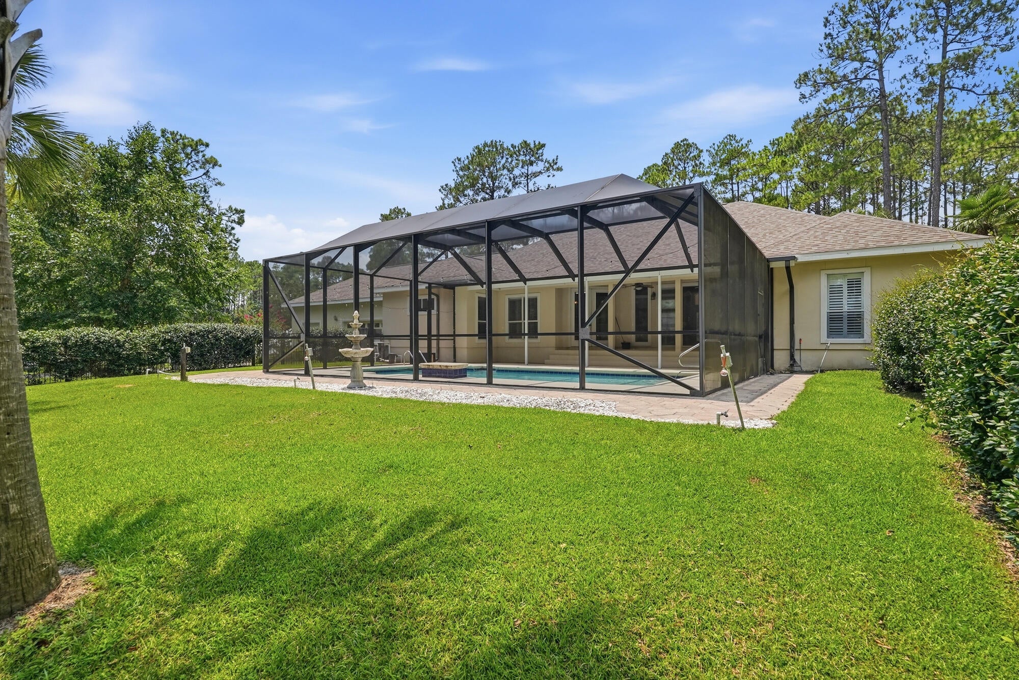 PINE SHORES - Residential
