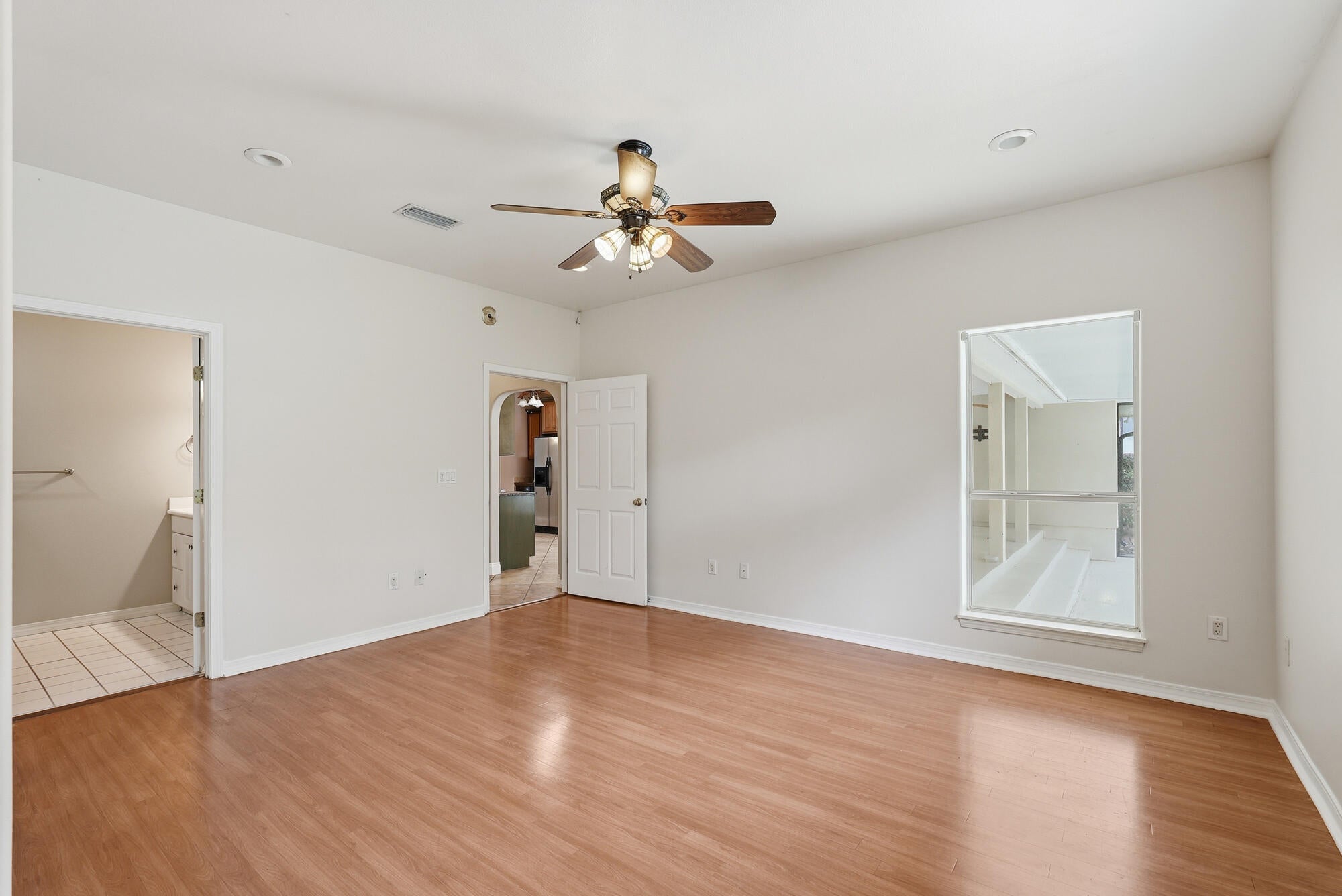 PINE SHORES - Residential
