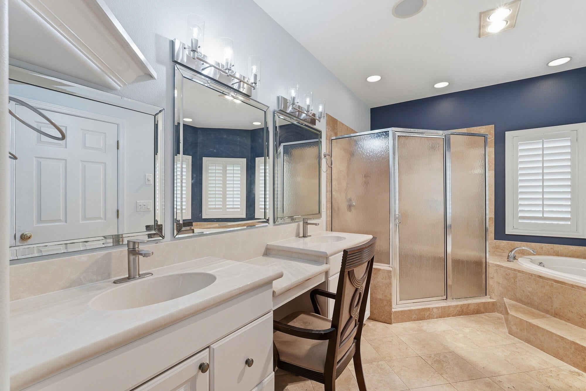 PINE SHORES - Residential