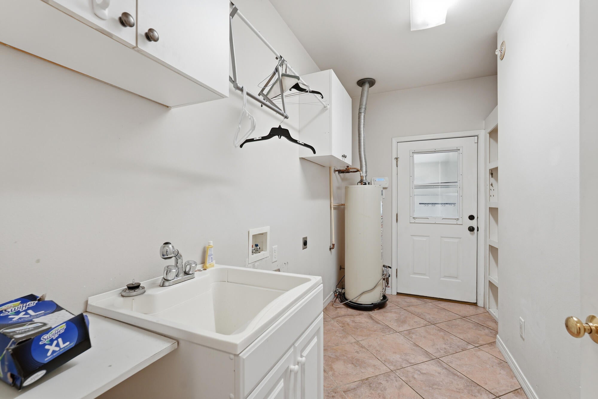 PINE SHORES - Residential