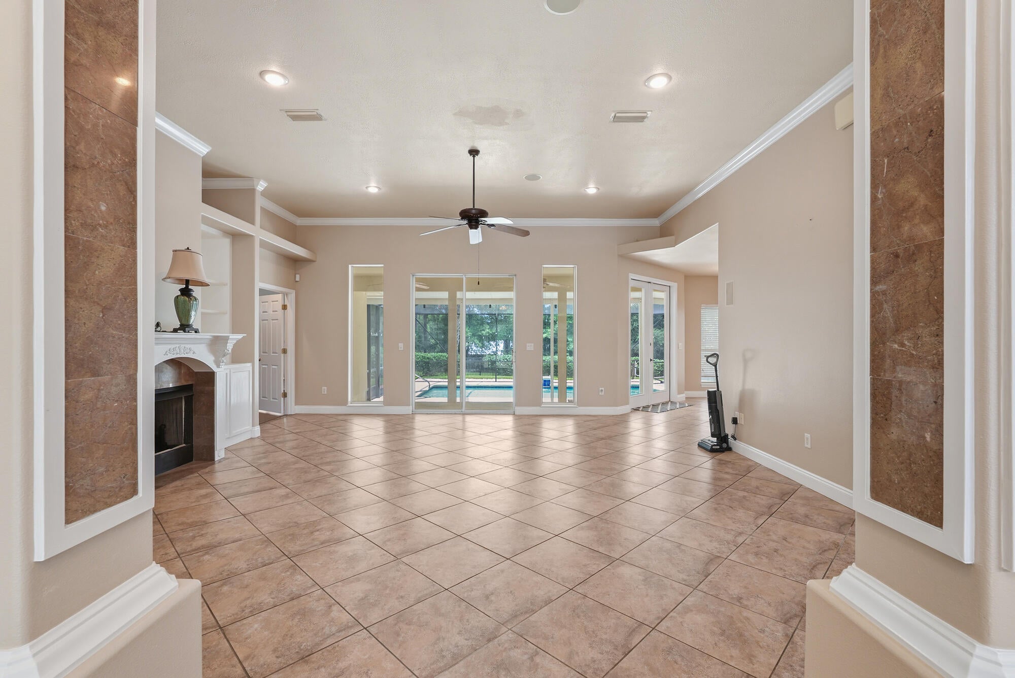 PINE SHORES - Residential