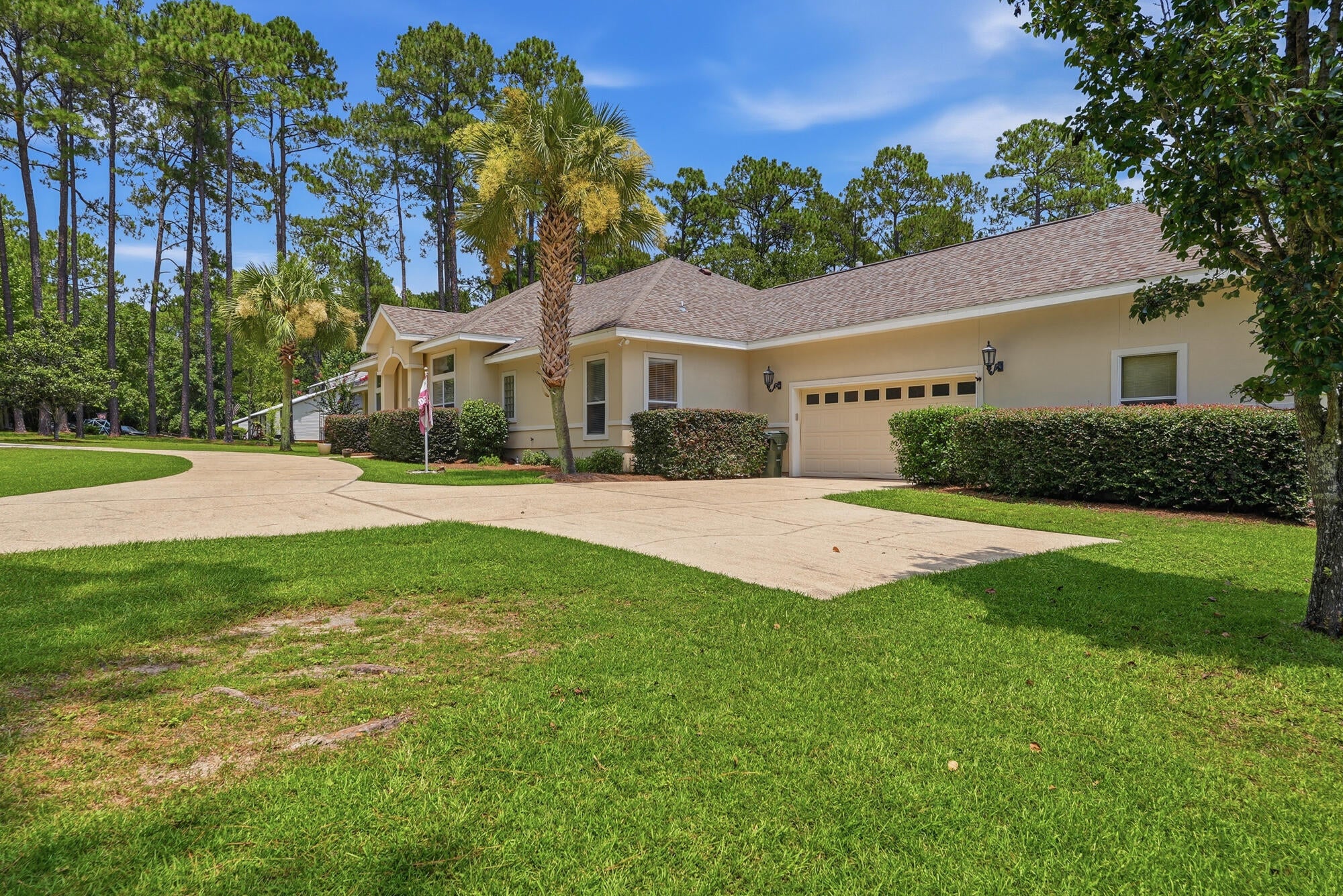 PINE SHORES - Residential