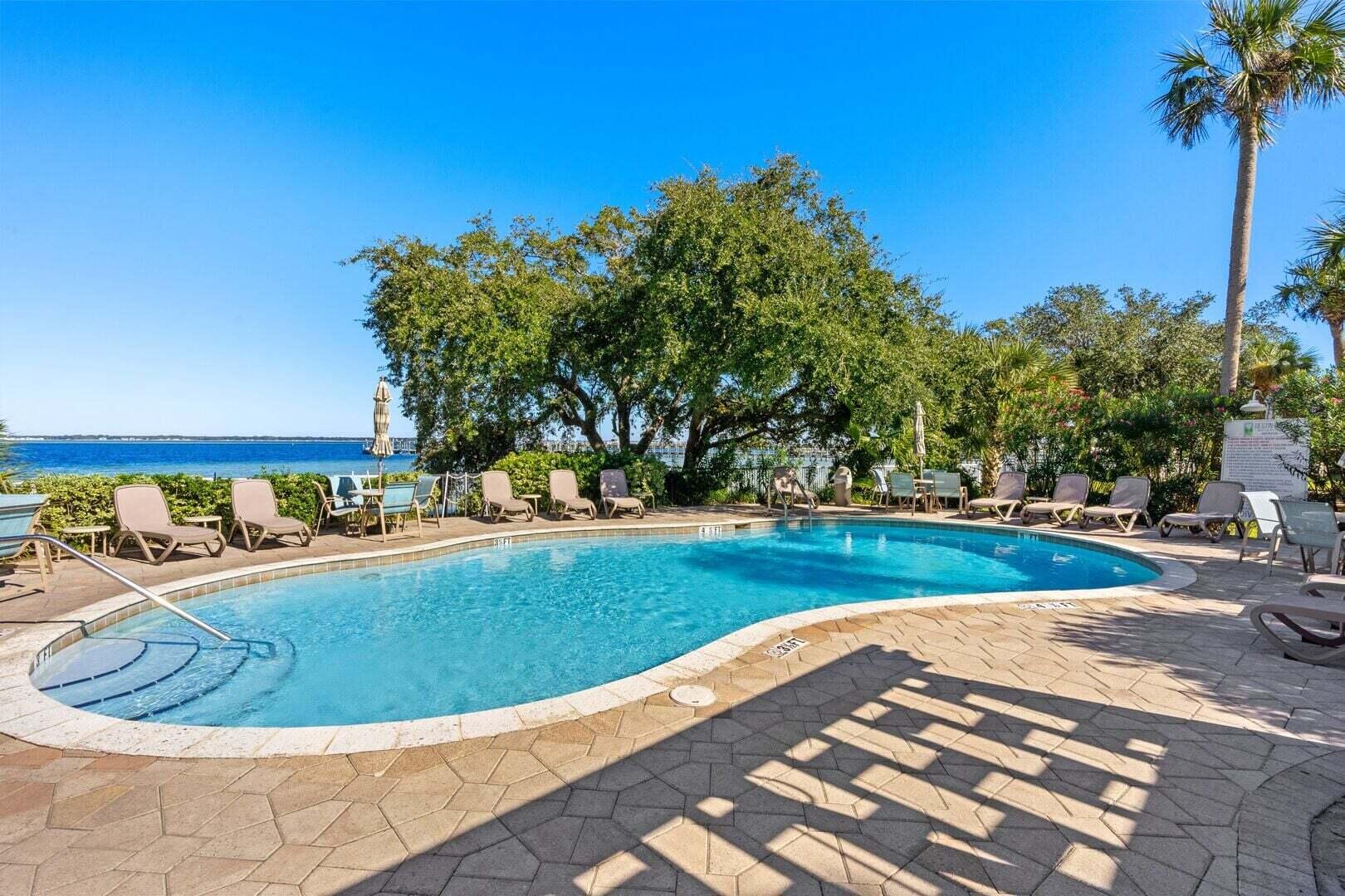 DESTIN WEST BEACH & BAY RESORT - Residential