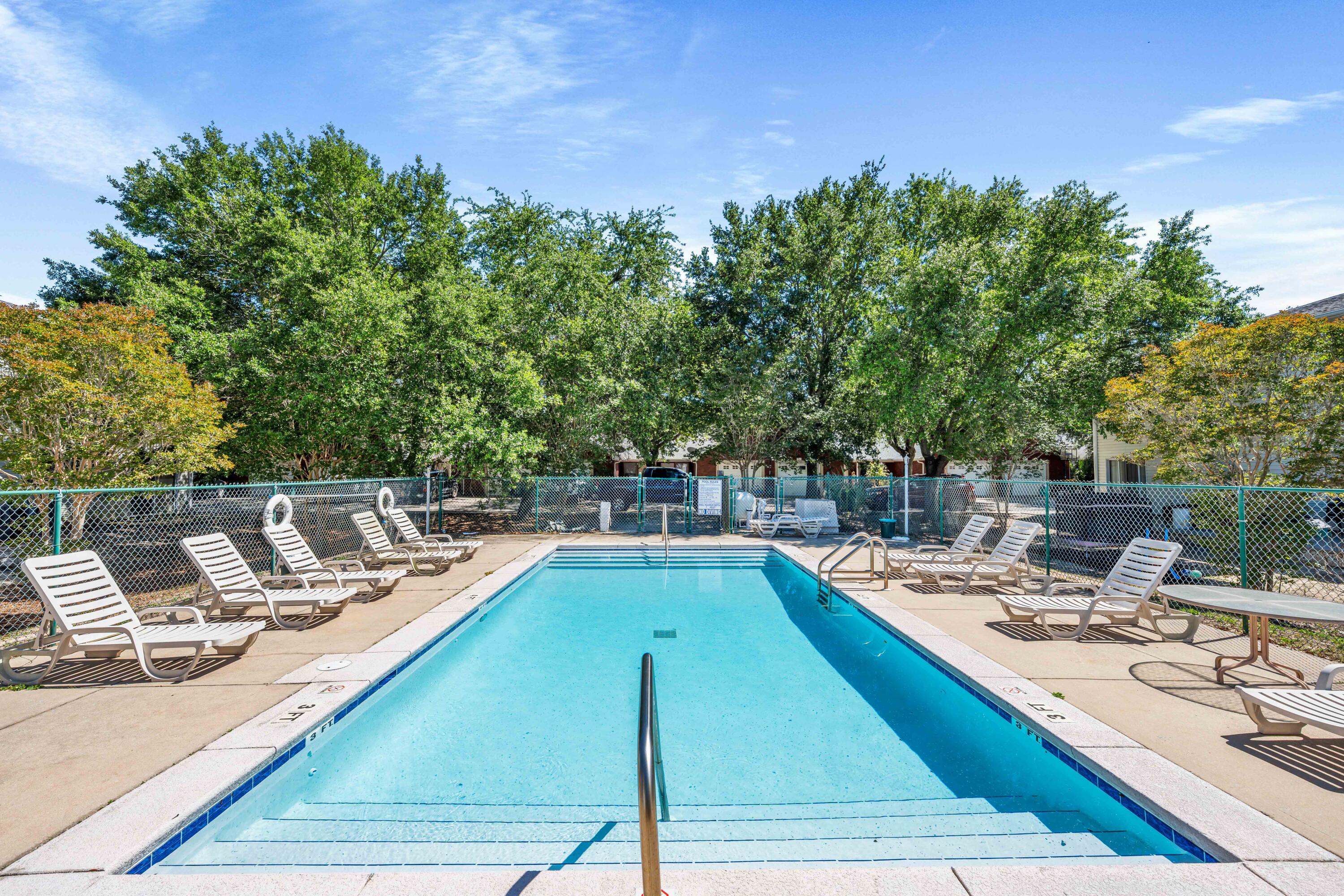 QUAIL HOLLOW - Residential