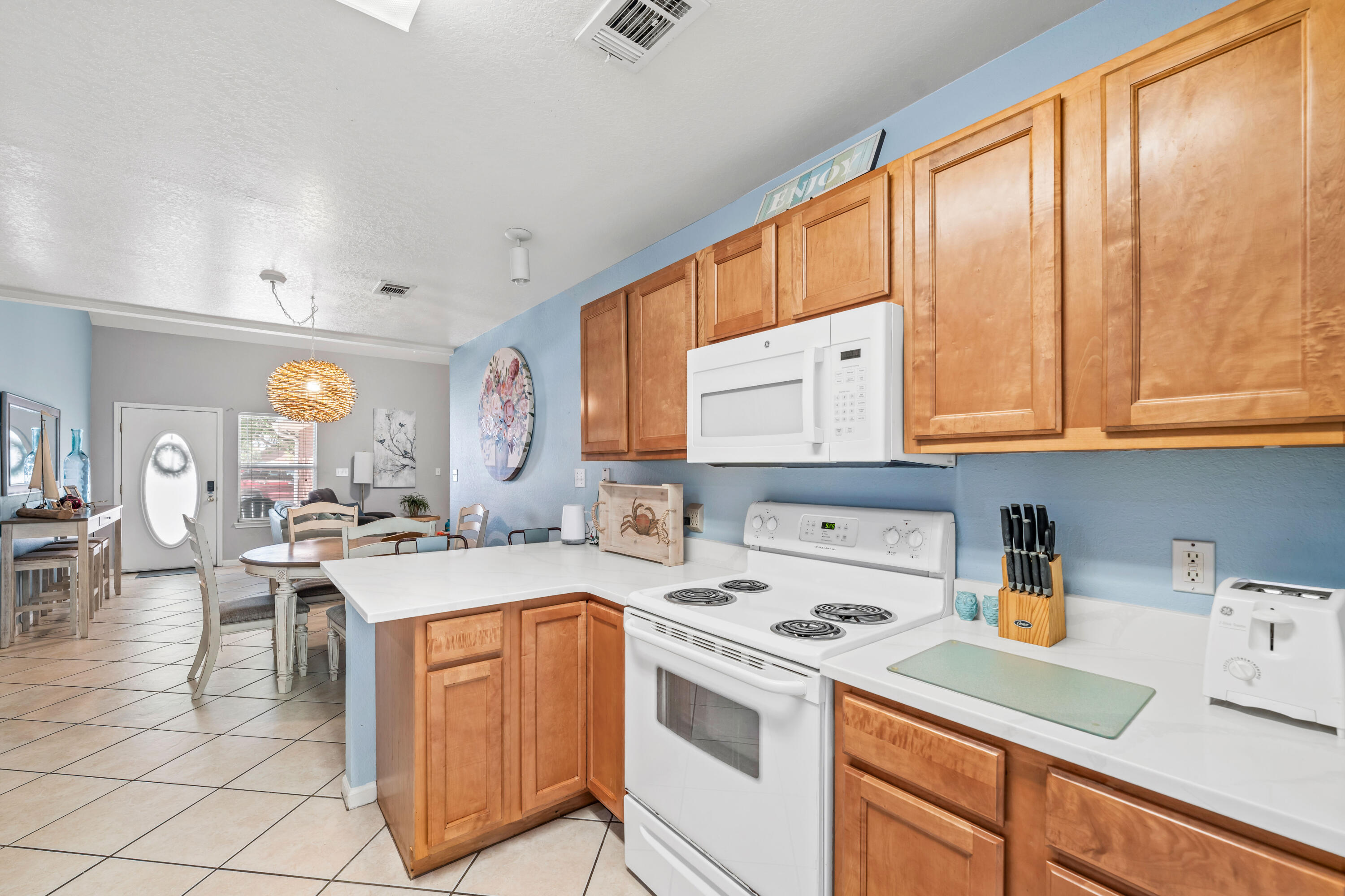 QUAIL HOLLOW - Residential