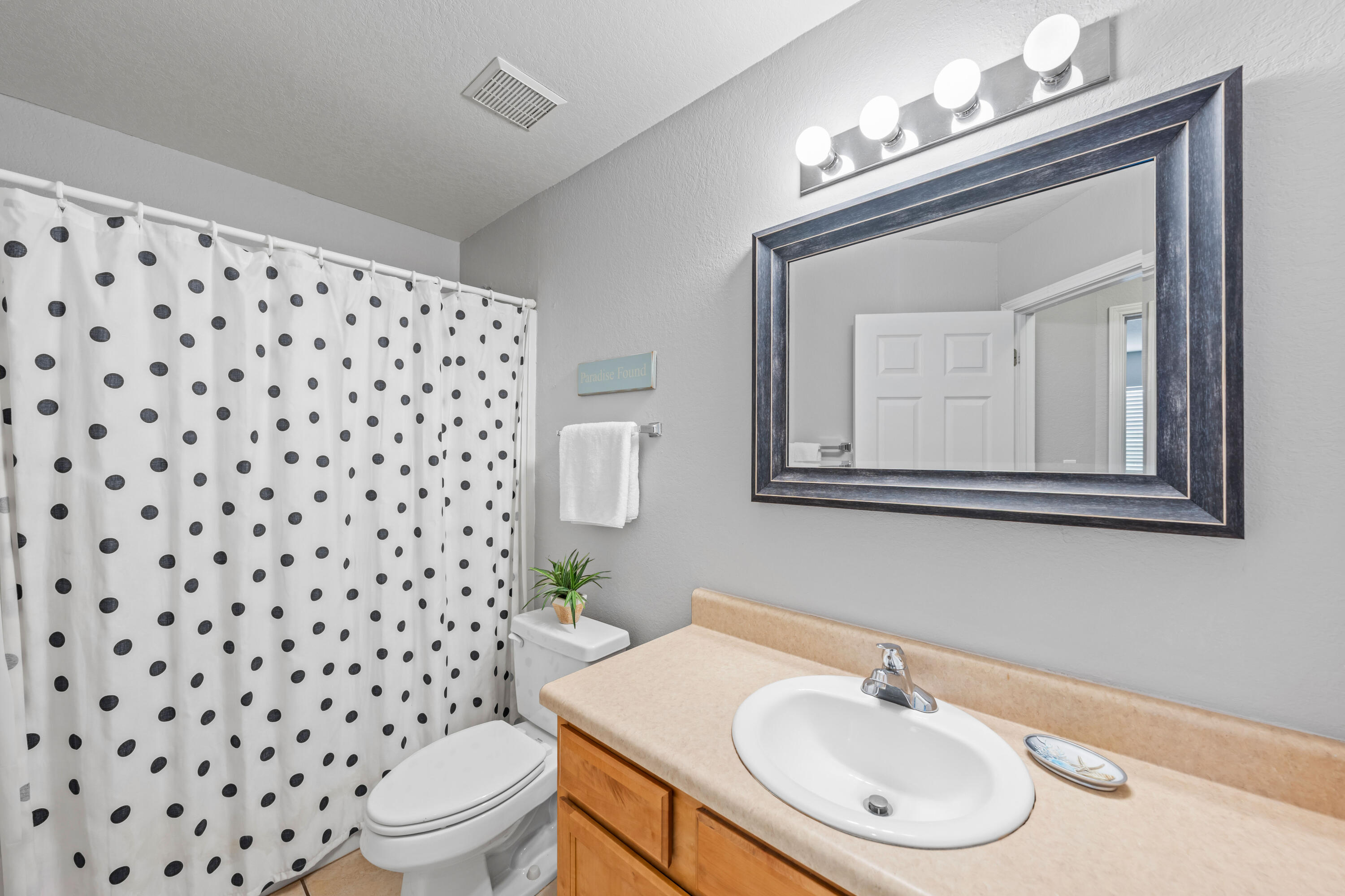 QUAIL HOLLOW - Residential