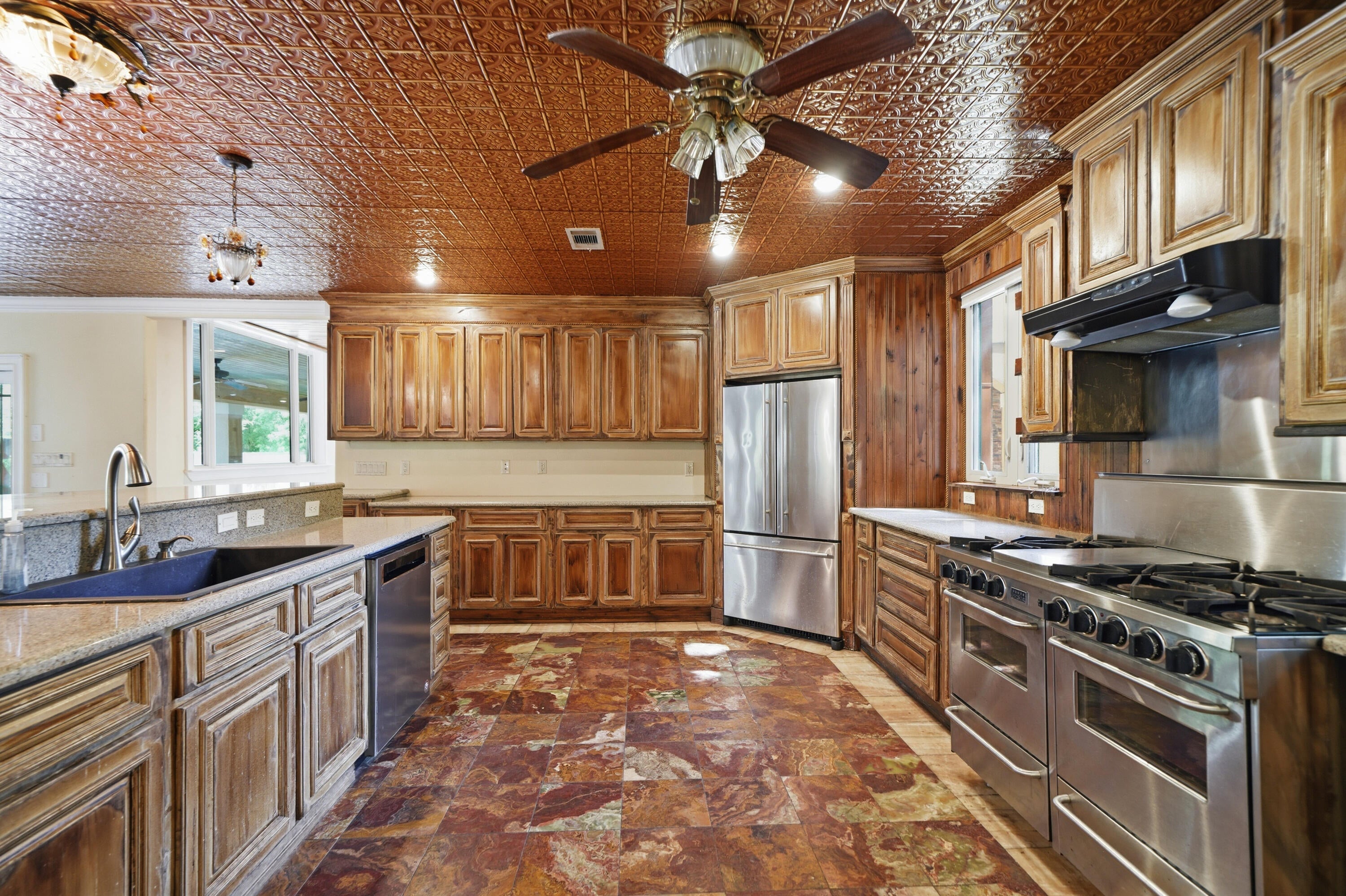 KENNEDY LAKE (UNRECORDED) - Residential