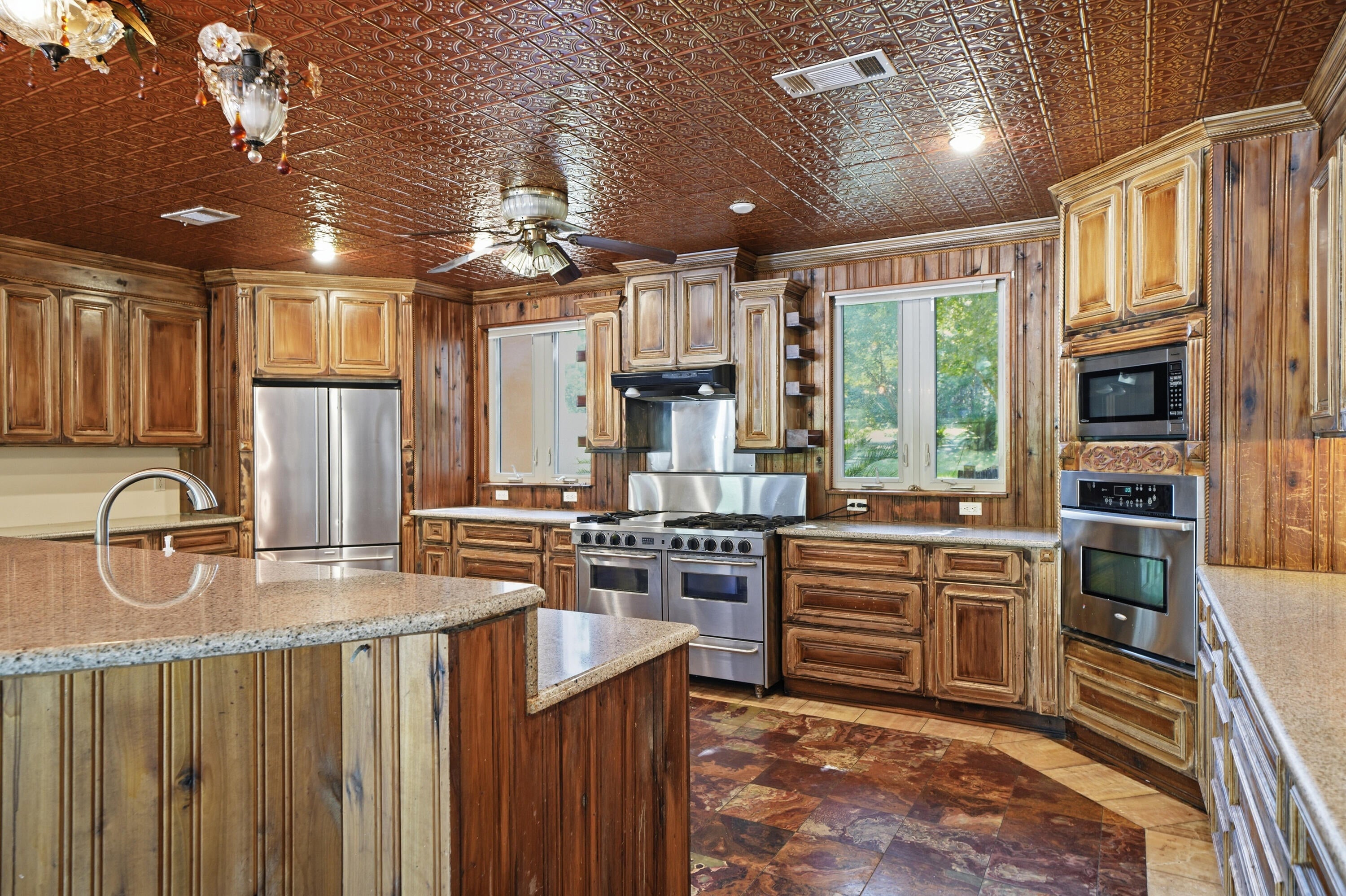 KENNEDY LAKE (UNRECORDED) - Residential