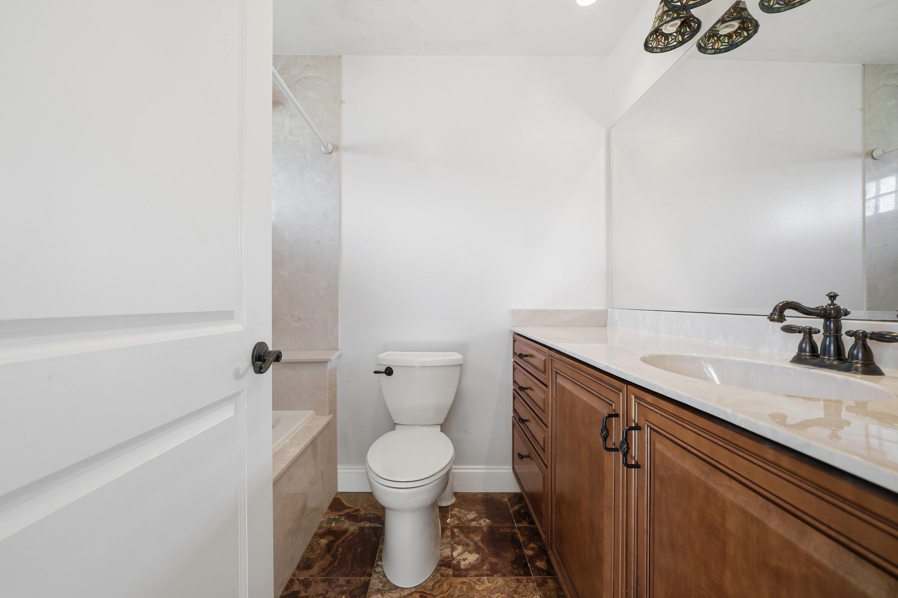 KENNEDY LAKE (UNRECORDED) - Residential