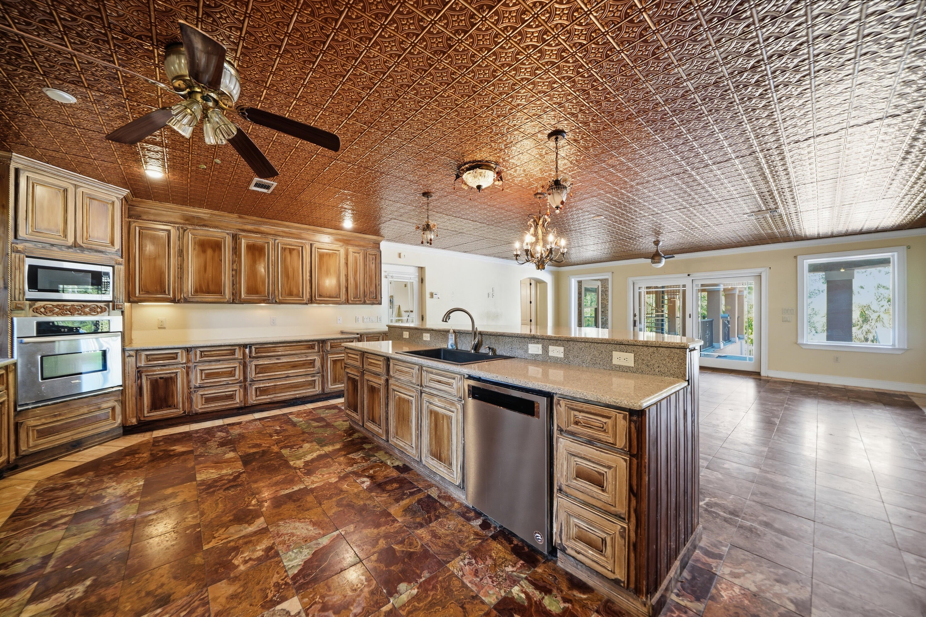 KENNEDY LAKE (UNRECORDED) - Residential