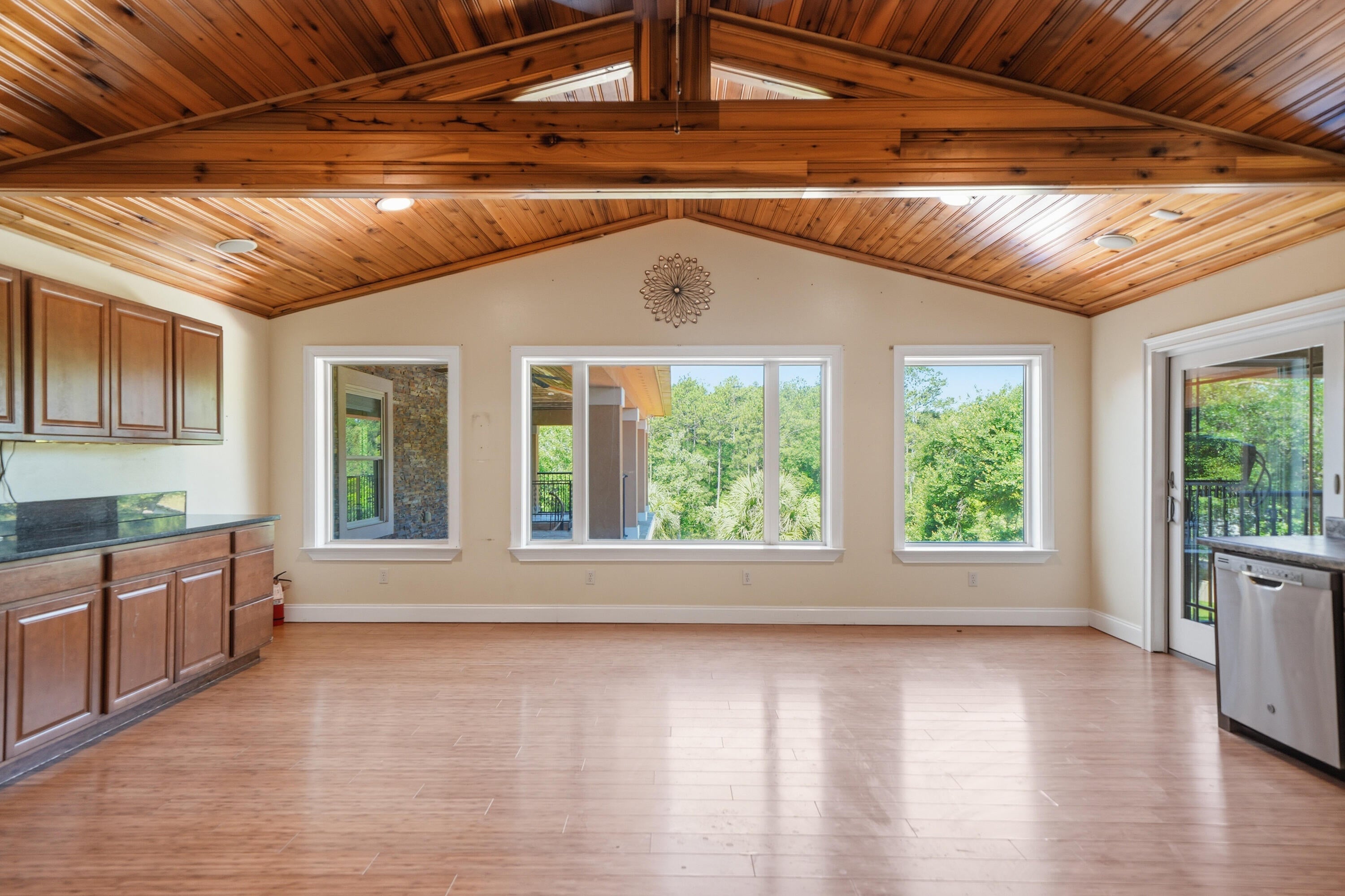 KENNEDY LAKE (UNRECORDED) - Residential