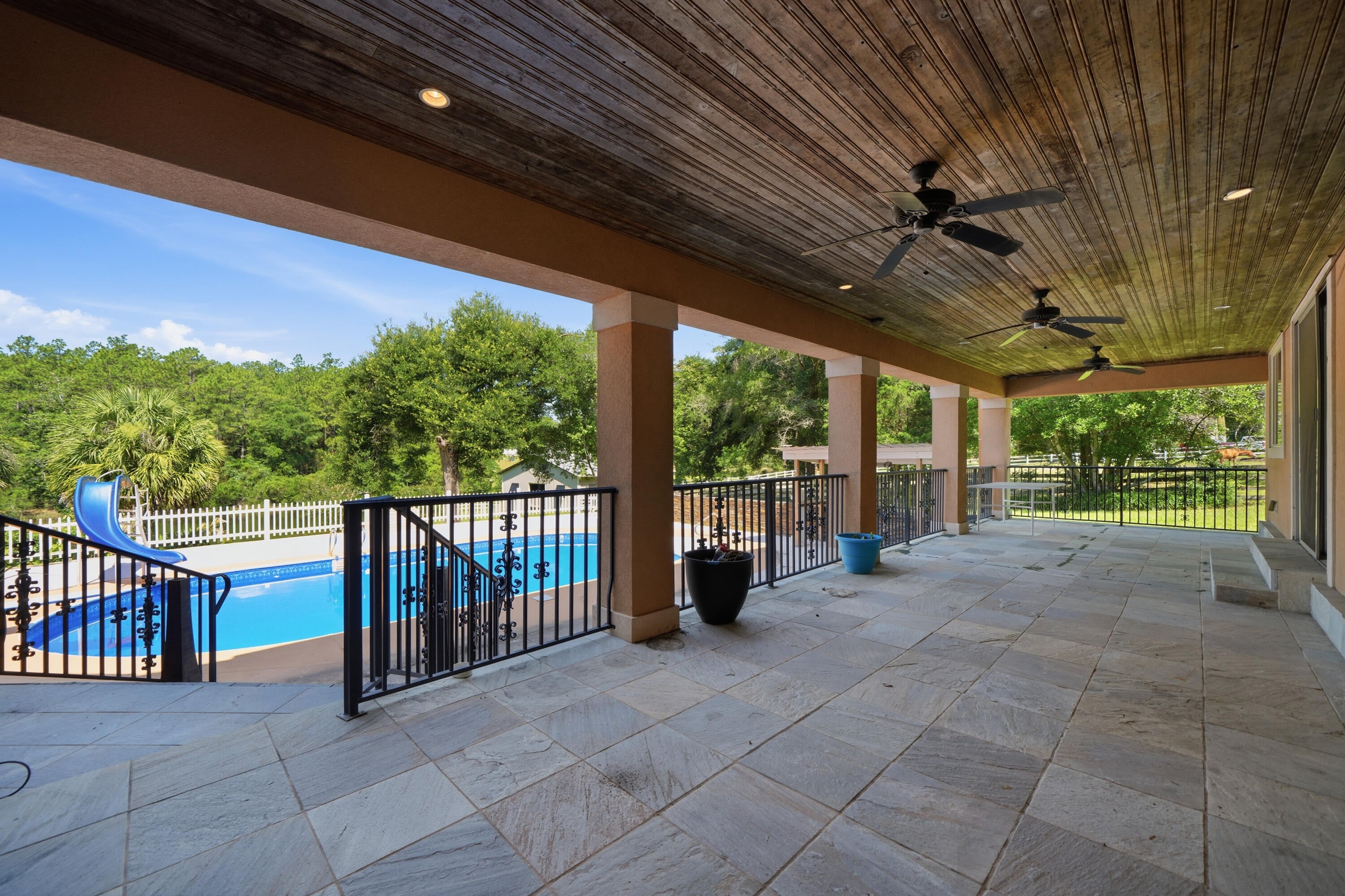 KENNEDY LAKE (UNRECORDED) - Residential