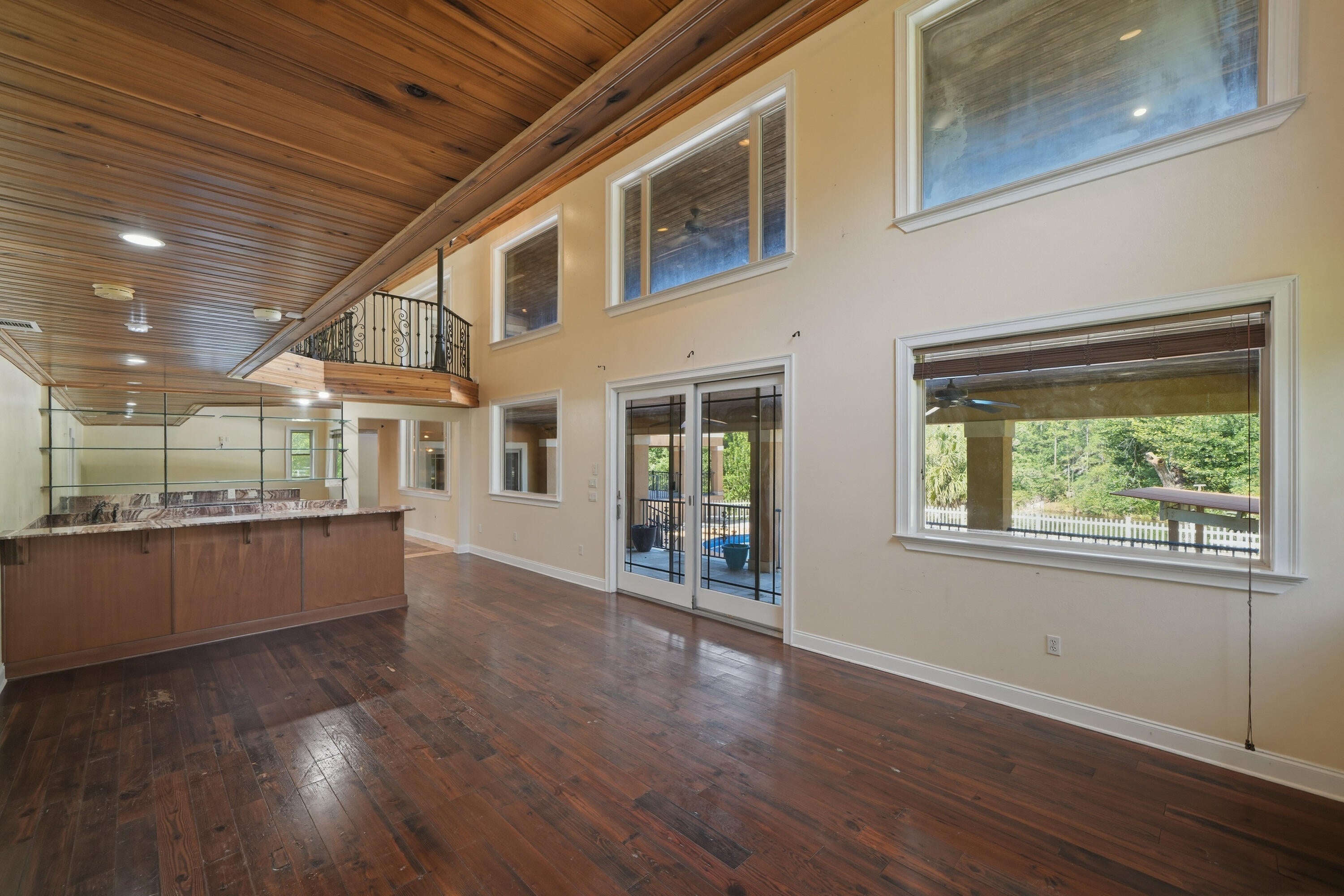 KENNEDY LAKE (UNRECORDED) - Residential