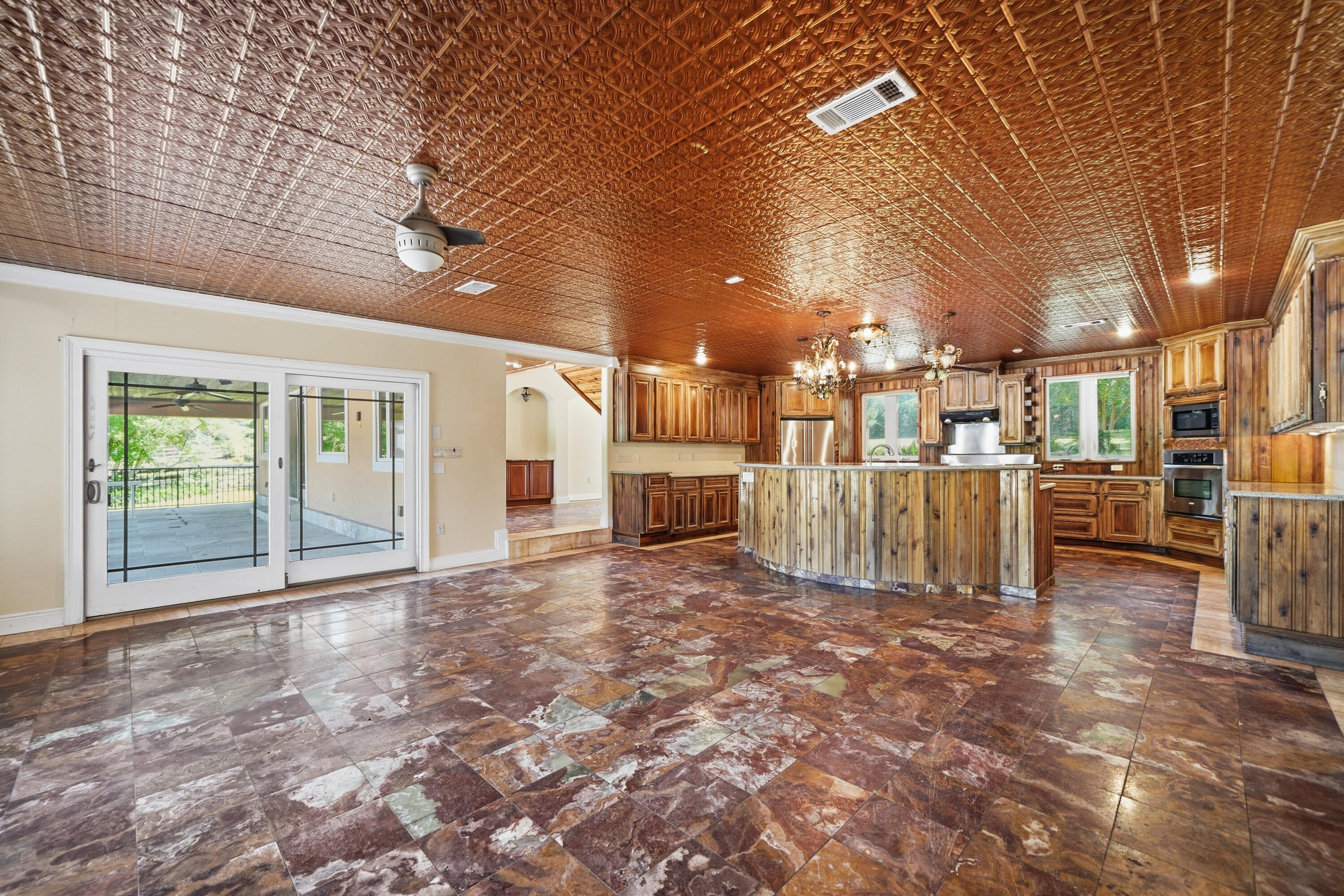 KENNEDY LAKE (UNRECORDED) - Residential