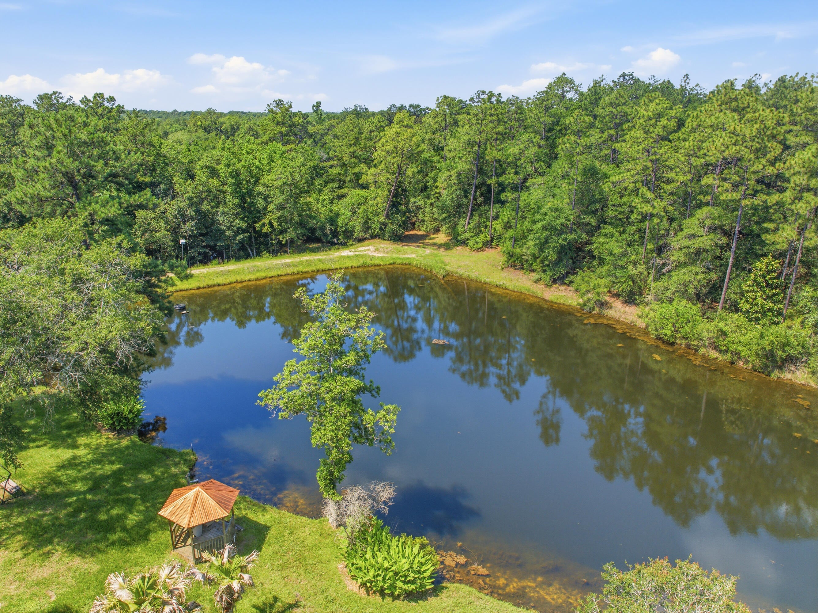 KENNEDY LAKE (UNRECORDED) - Residential