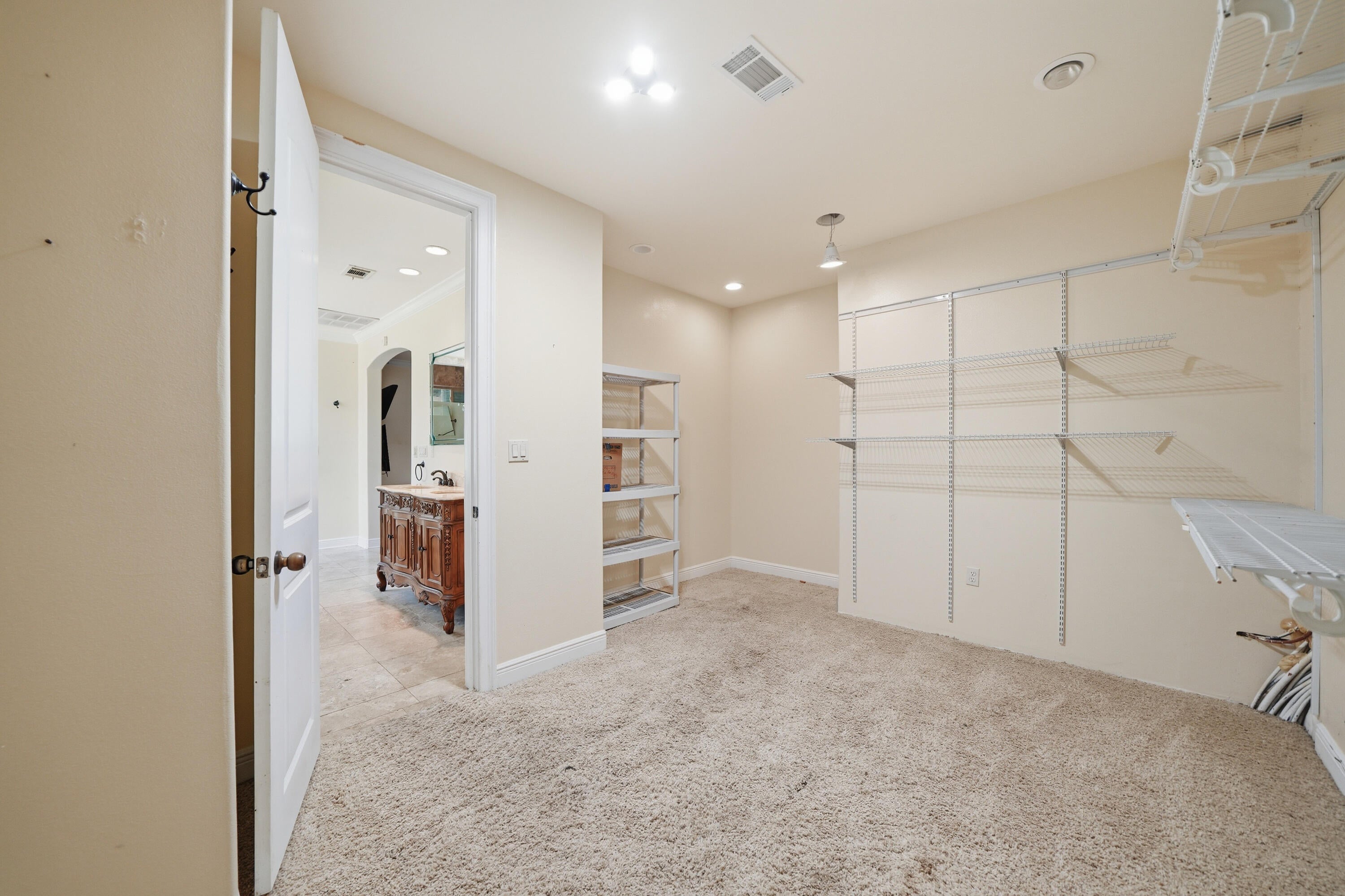 KENNEDY LAKE (UNRECORDED) - Residential