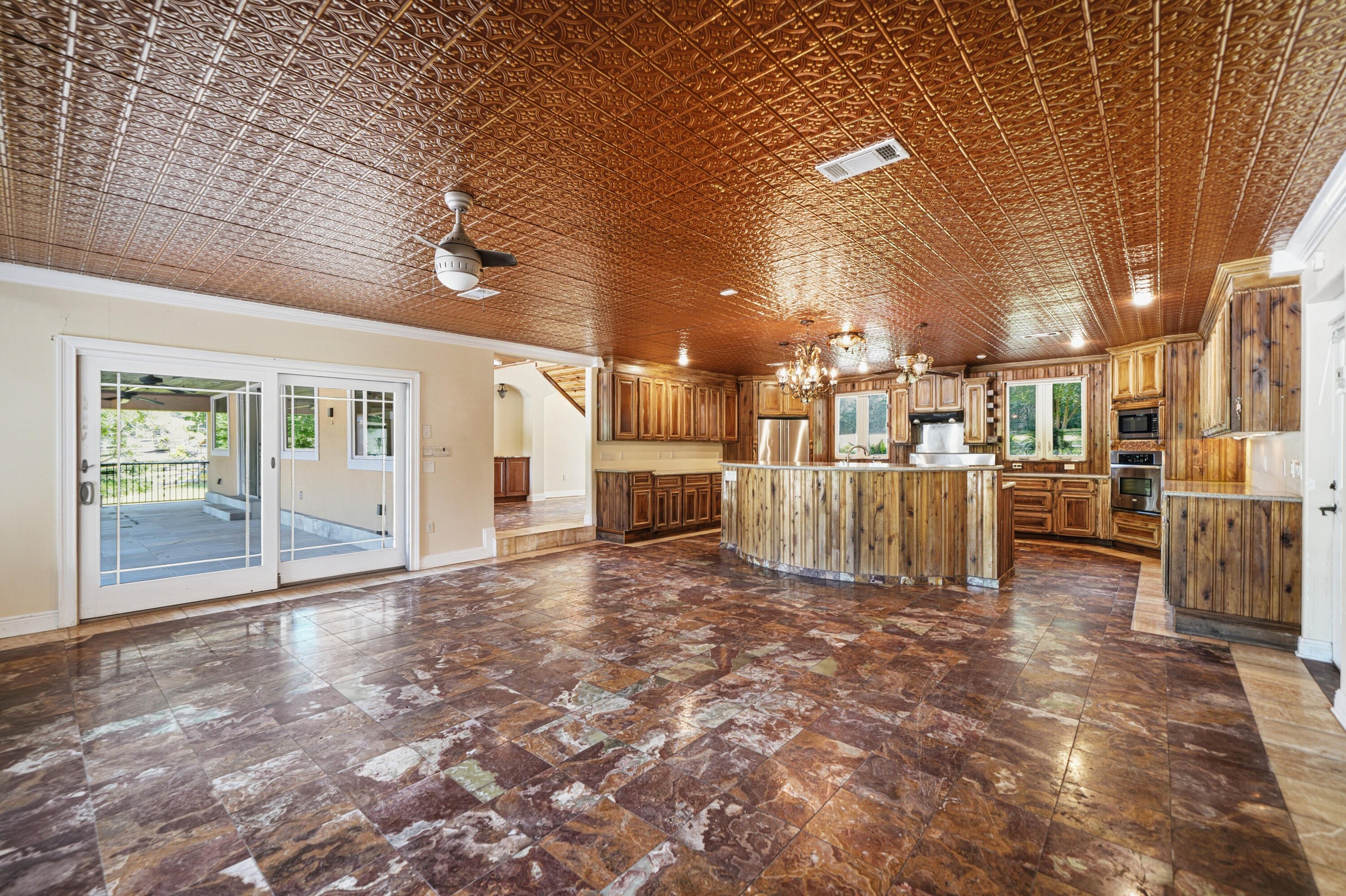 KENNEDY LAKE (UNRECORDED) - Residential