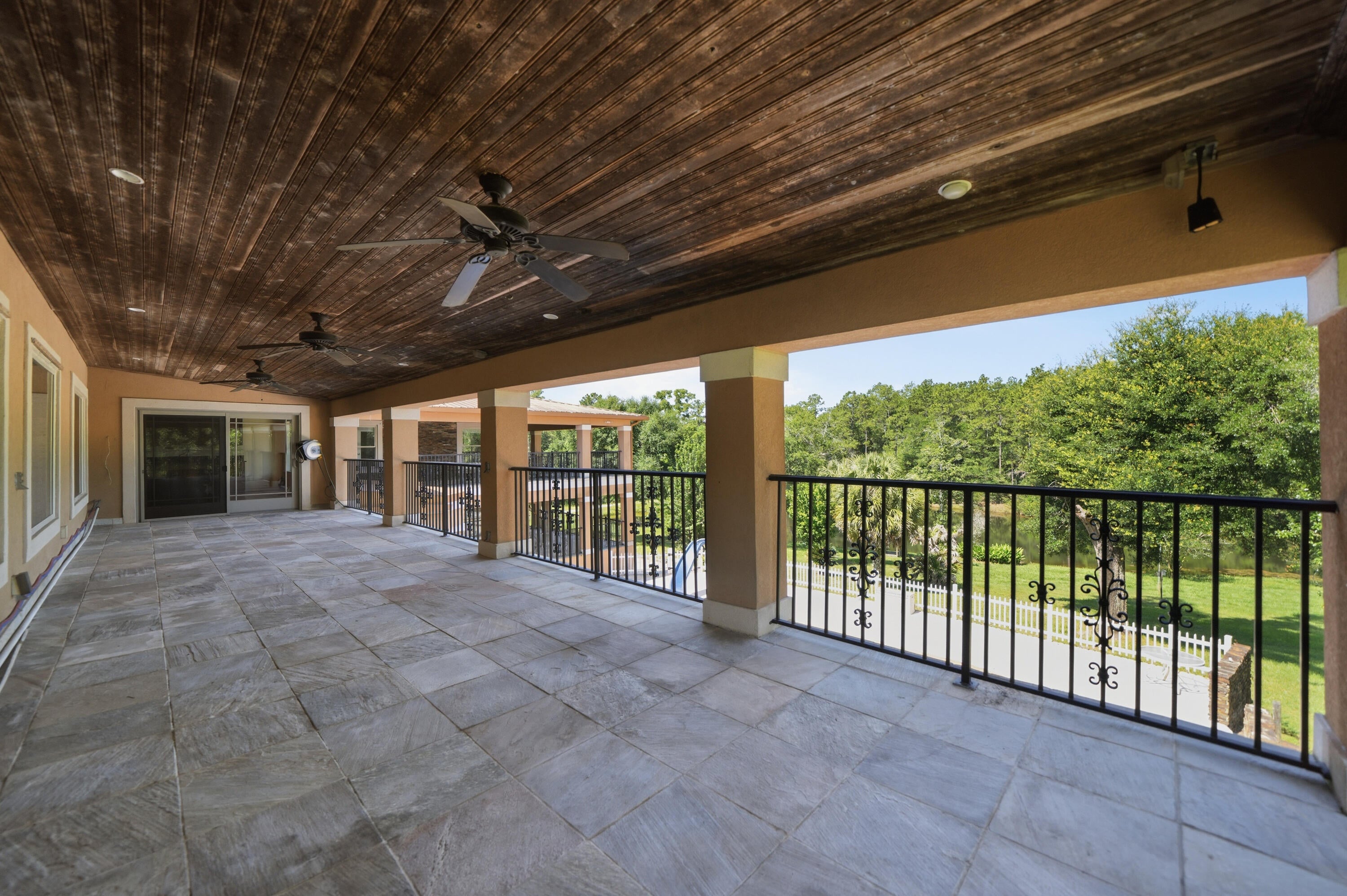 KENNEDY LAKE (UNRECORDED) - Residential