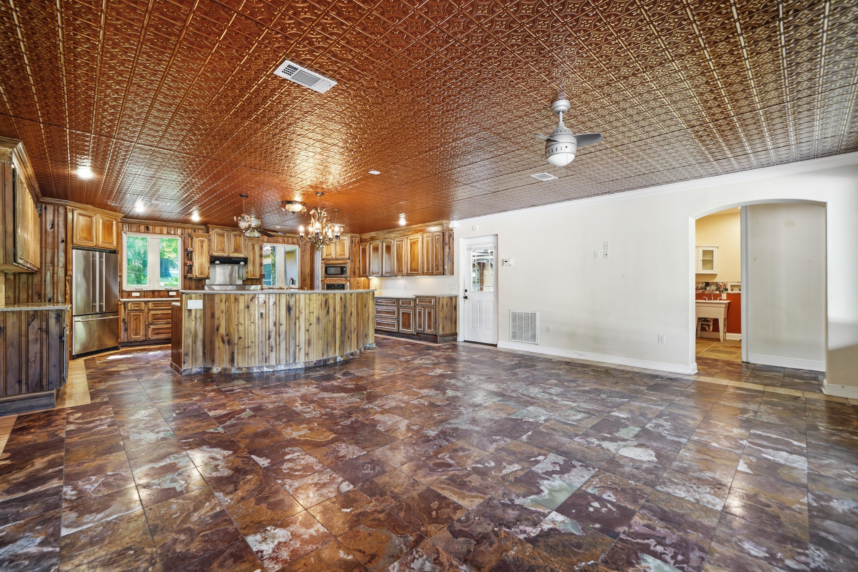 KENNEDY LAKE (UNRECORDED) - Residential