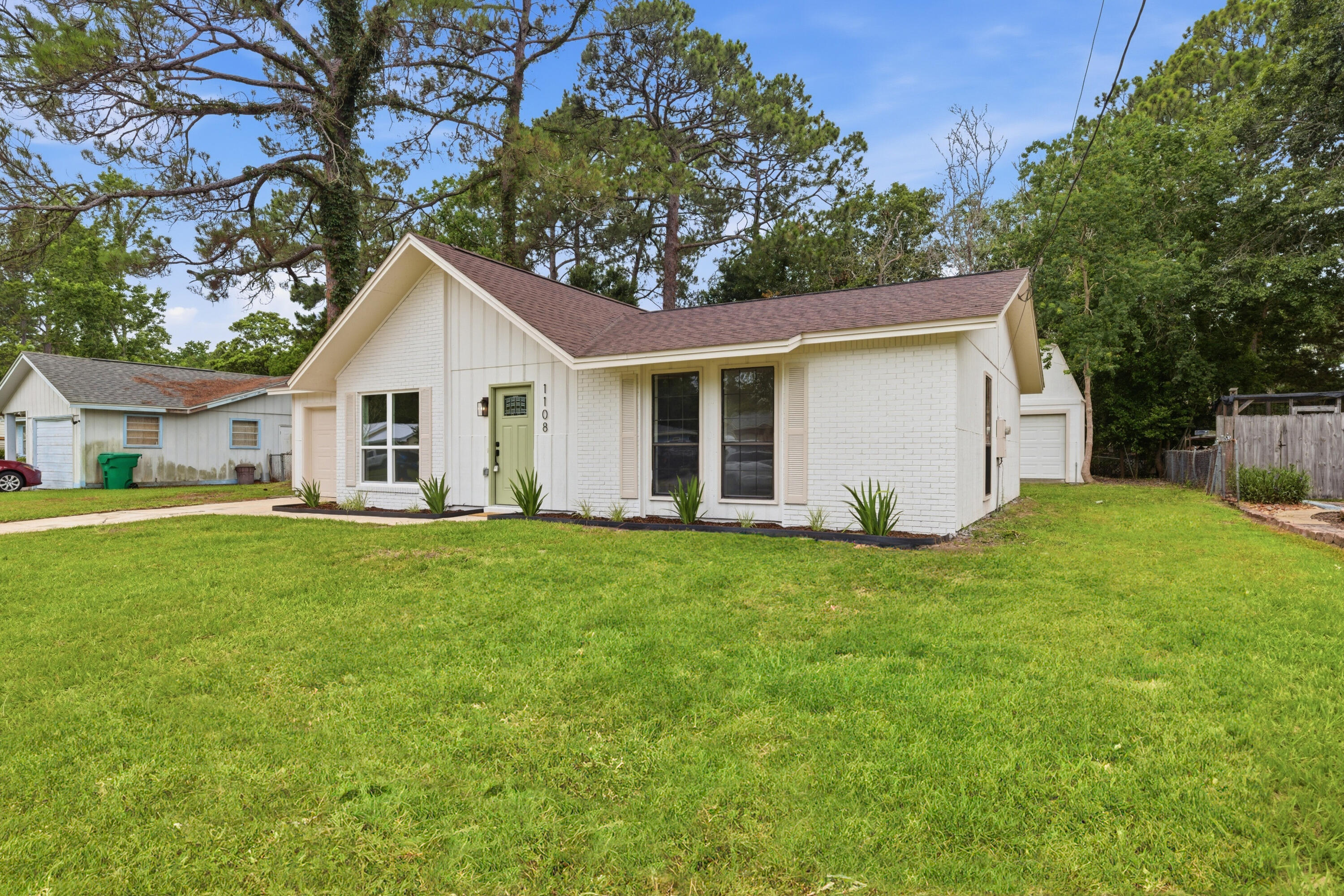 PINE MEADOWS - Residential