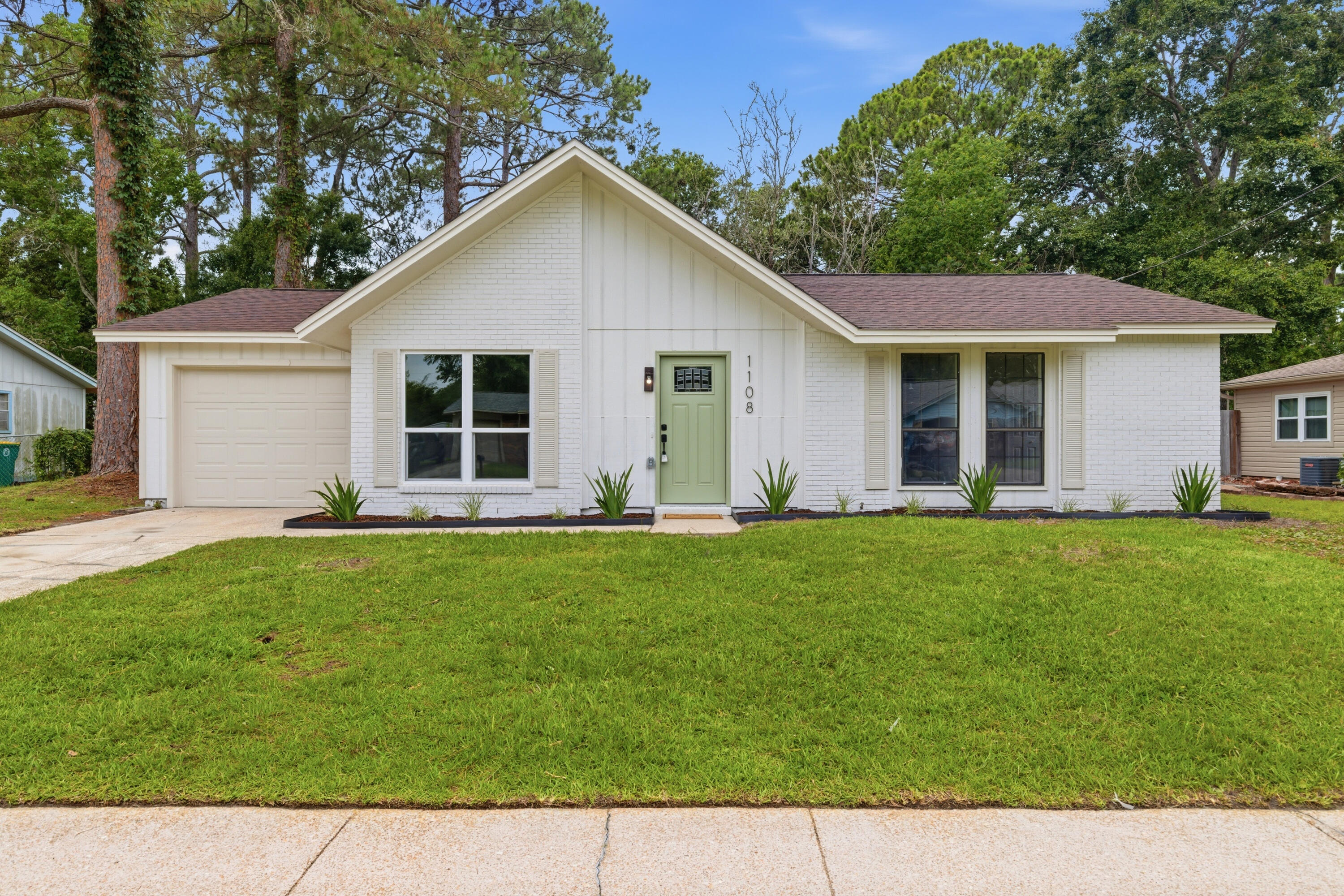 PINE MEADOWS - Residential